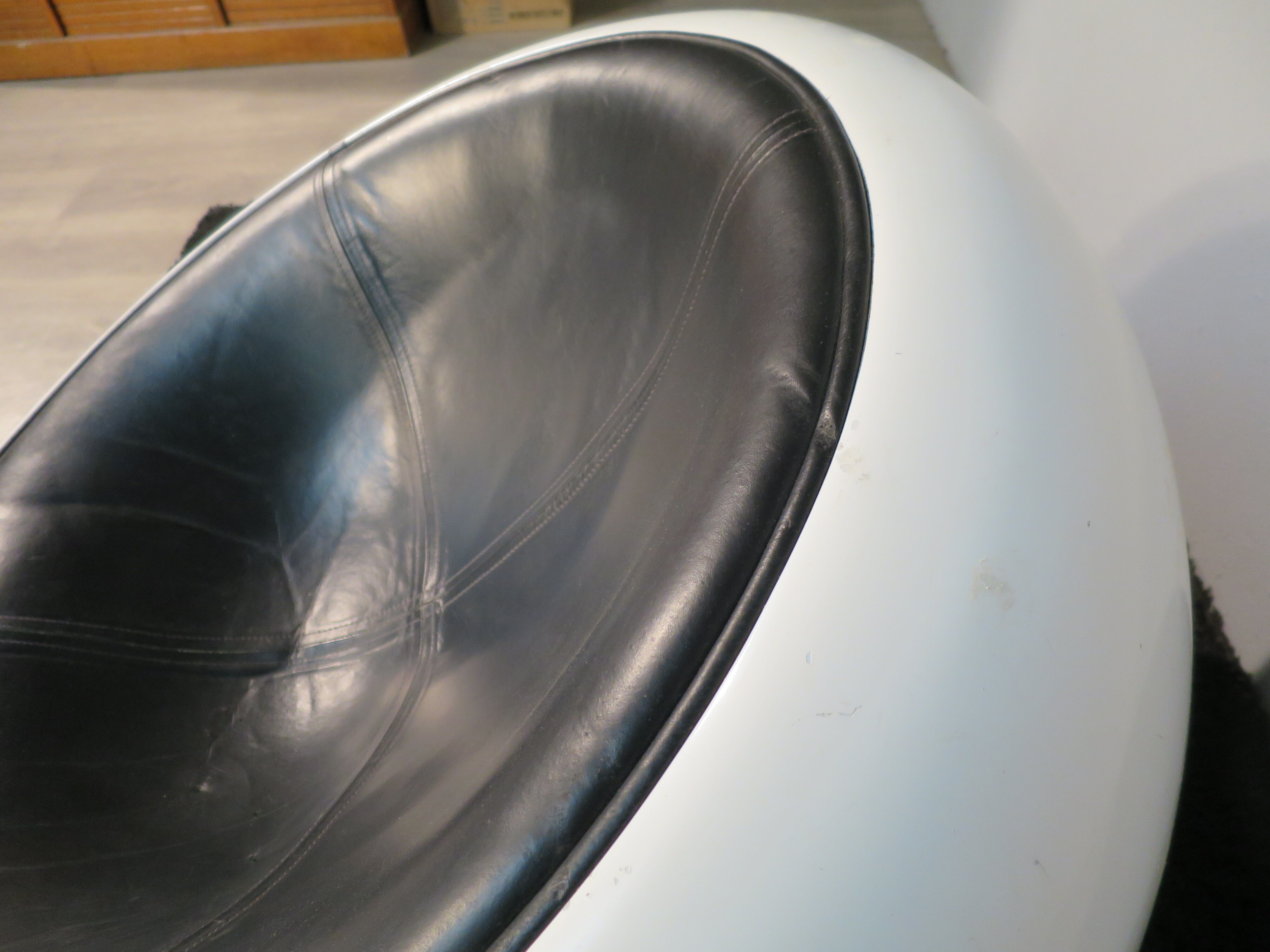 1967 egg pod armchair