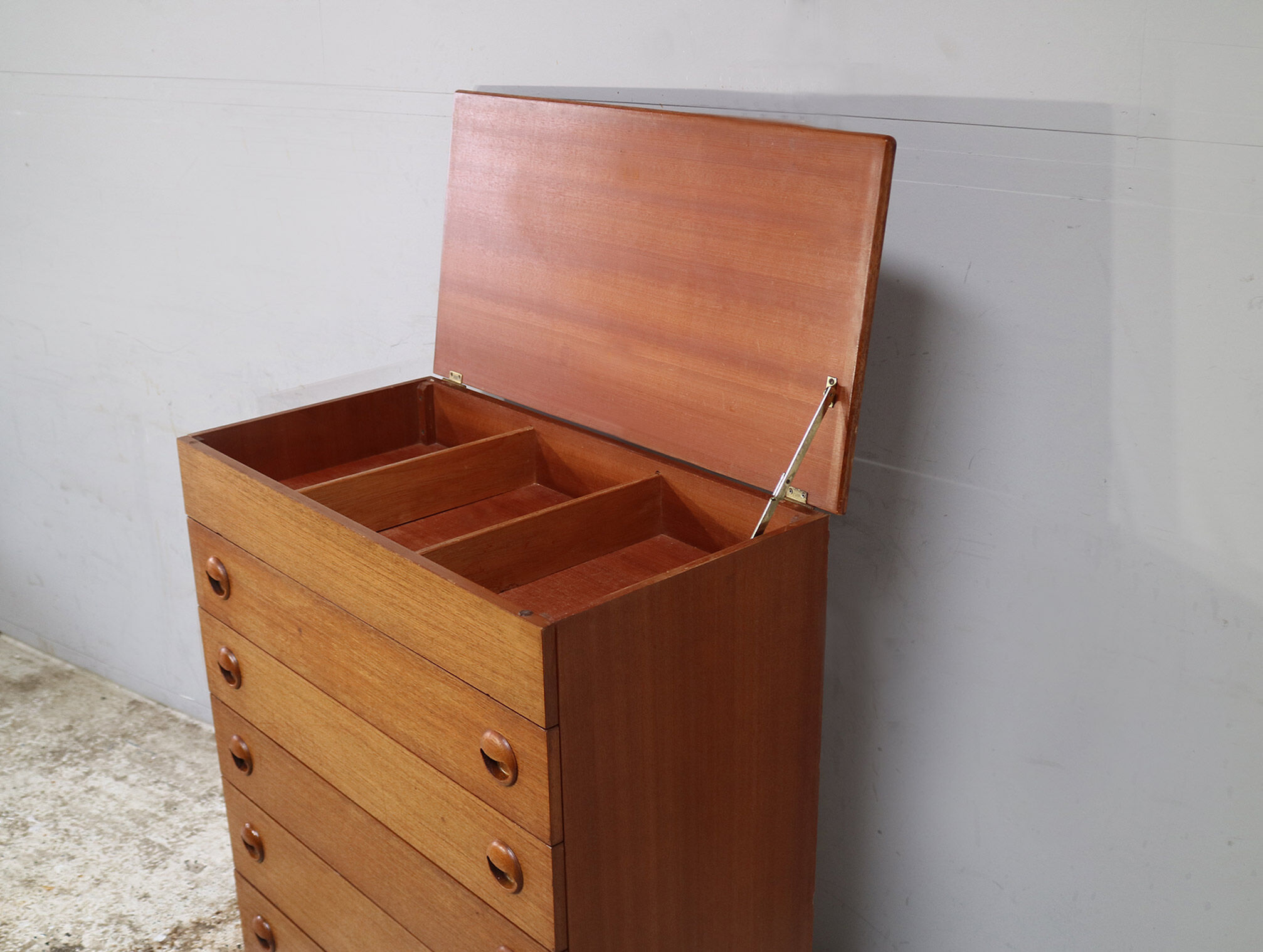 Commode en teck du milieu du siècle, 1970, avec compartiment à couvercle