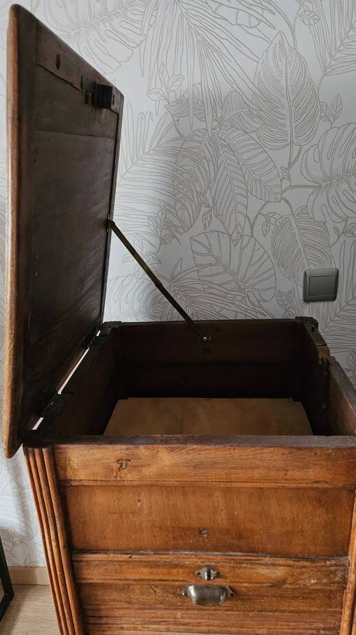 Meuble coulissant à phonographe