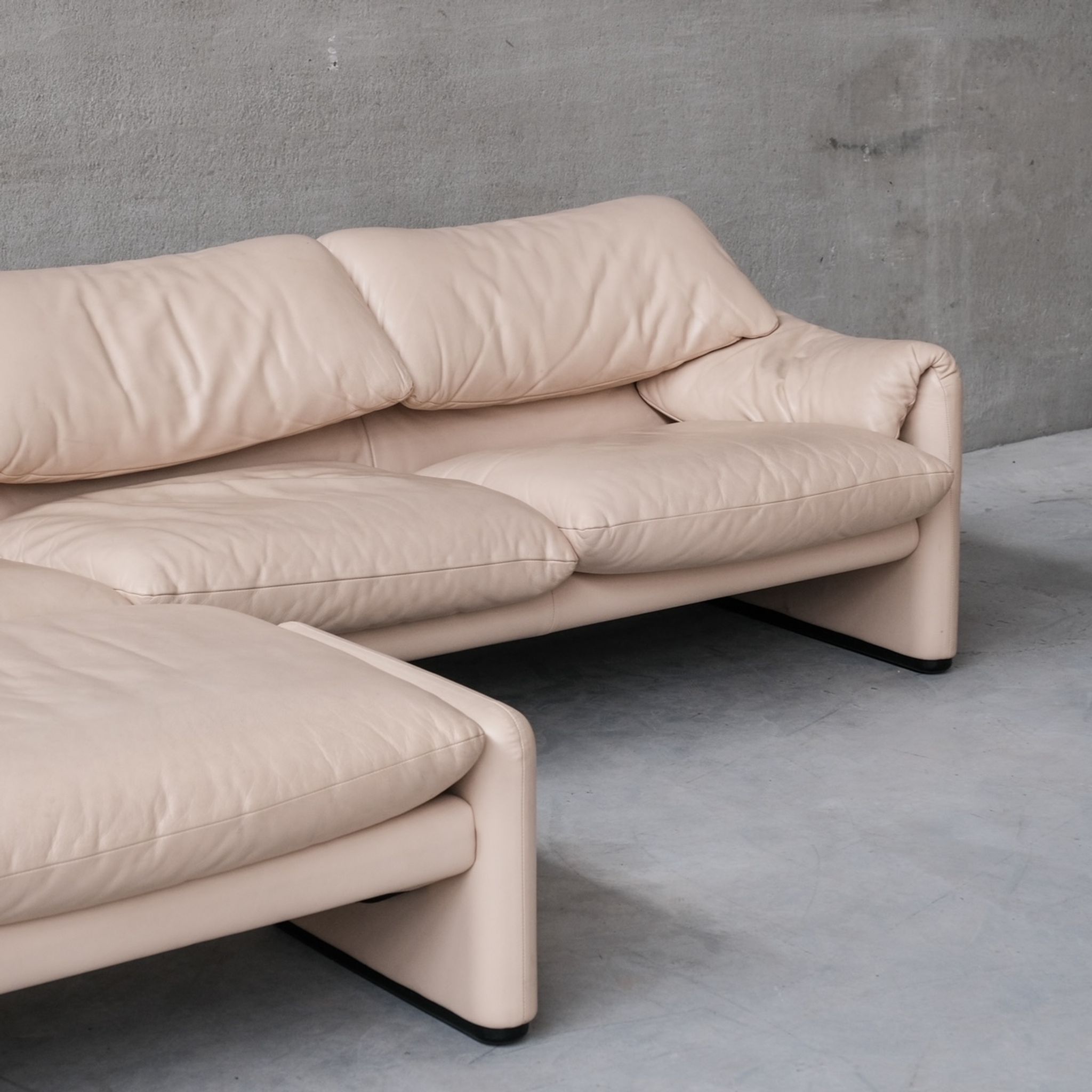Vico Magisretti 'Maralunga' Suite of Sofas and Armchairs for Cassina