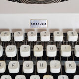 Portable, functional Riccar typewriter