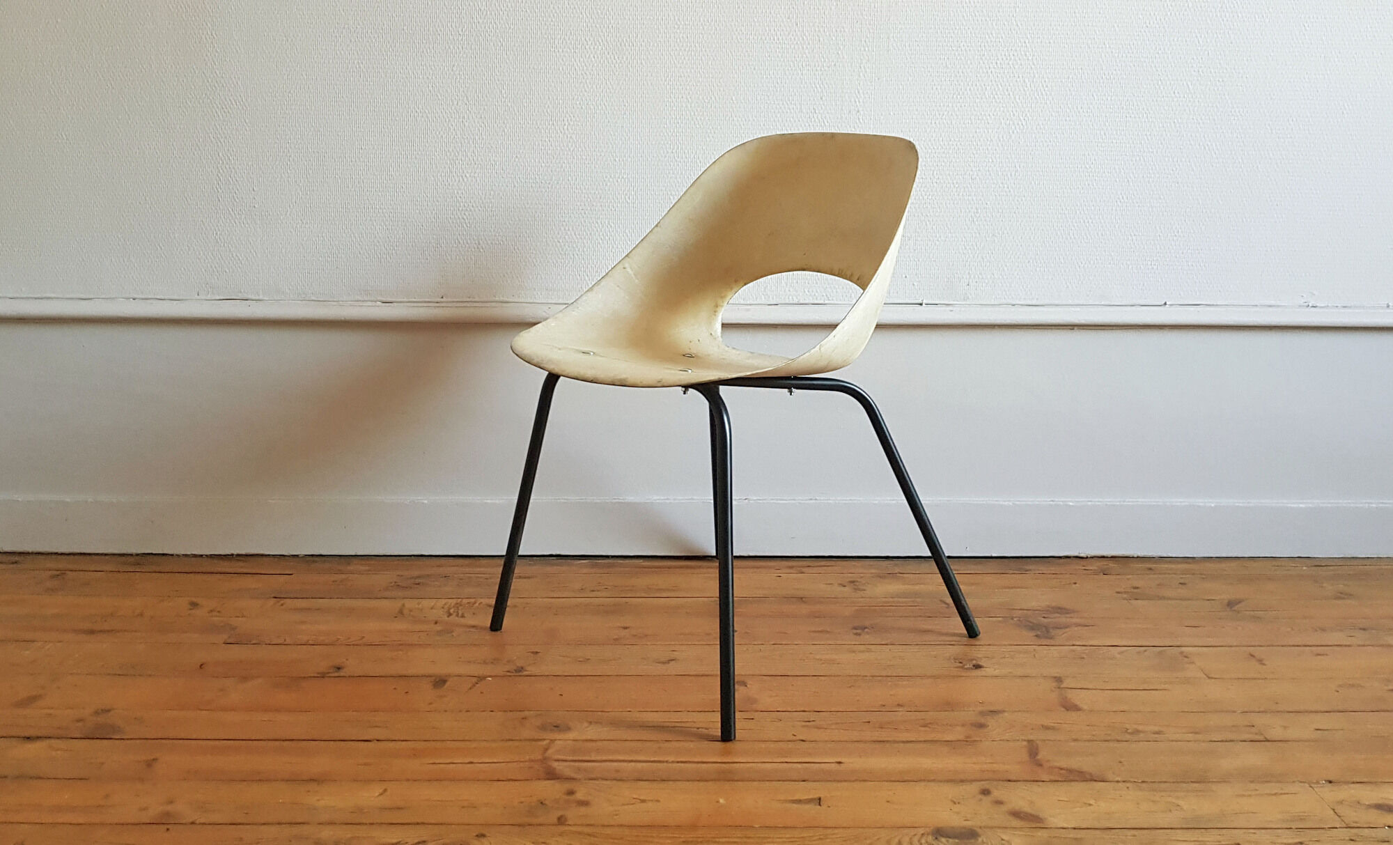 Chaises tulipe de Pierre Guariche par Steiner fibre de verre