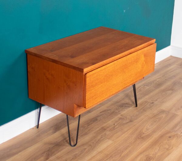 Table de lampe d'appoint console Tapley rétro en teck des années 1960 avec tiroir