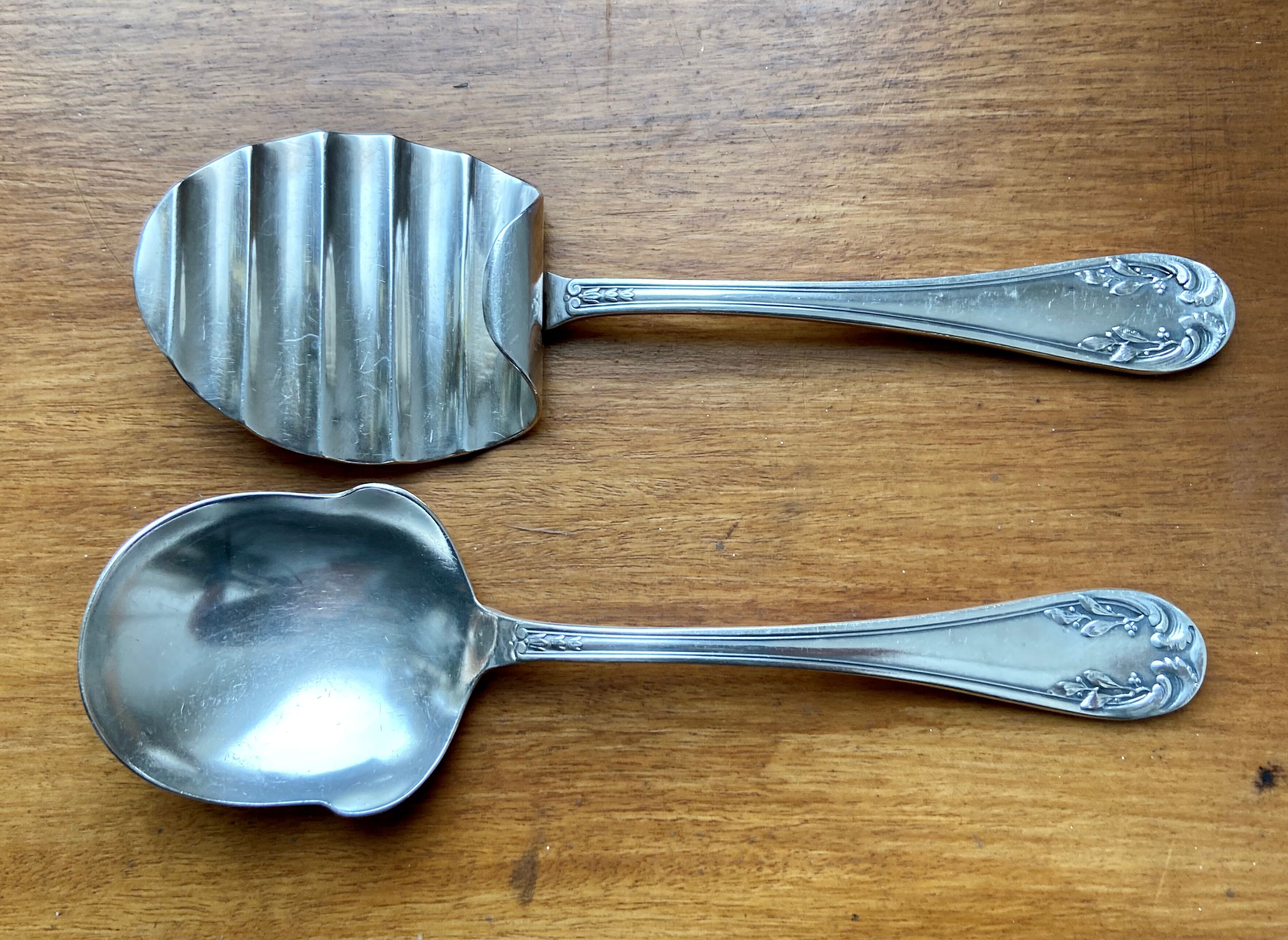 Silver metal asparagus service