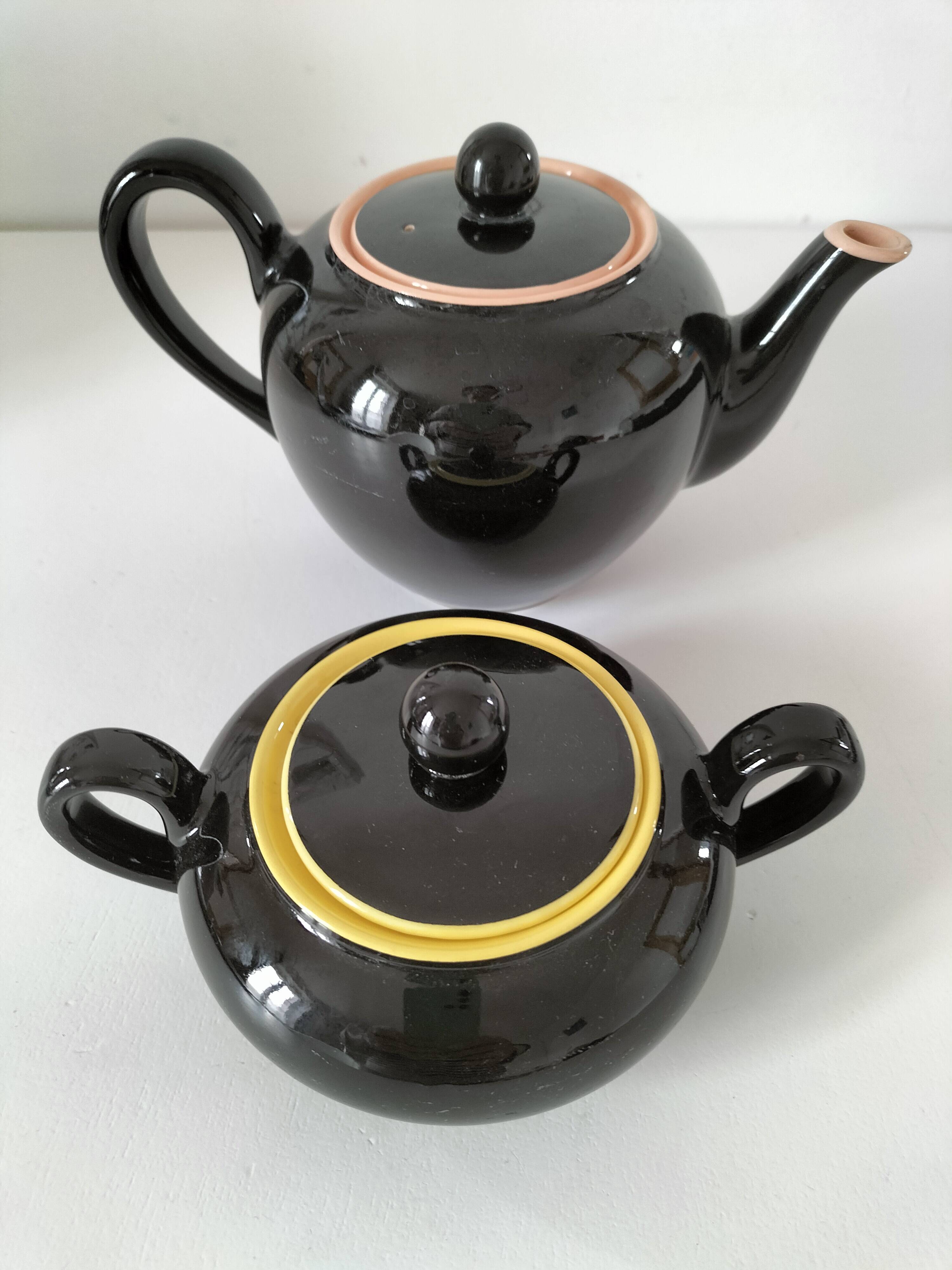 Teapot and sugar bowl Villeroy & Boch model Biarritz glossy black
