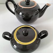 Teapot and sugar bowl Villeroy & Boch model Biarritz glossy black