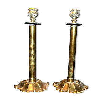 Set of 2 antique candlesticks in gilded brass with classic decor - lead weighted base