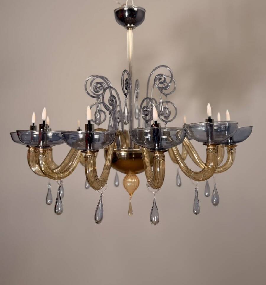 Venetian chandelier in blue and amber Murano glass, 12 light arms, circa 1980.