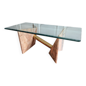 Ligne Roset coffee table from the 1980s in pink marble.