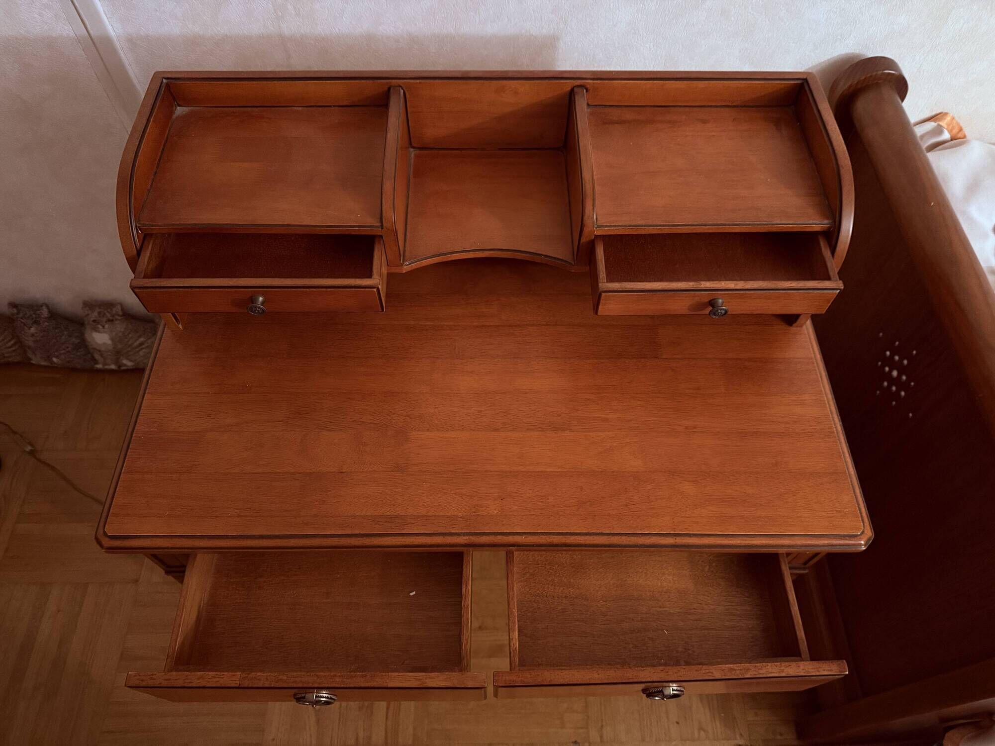 English style writing desk
