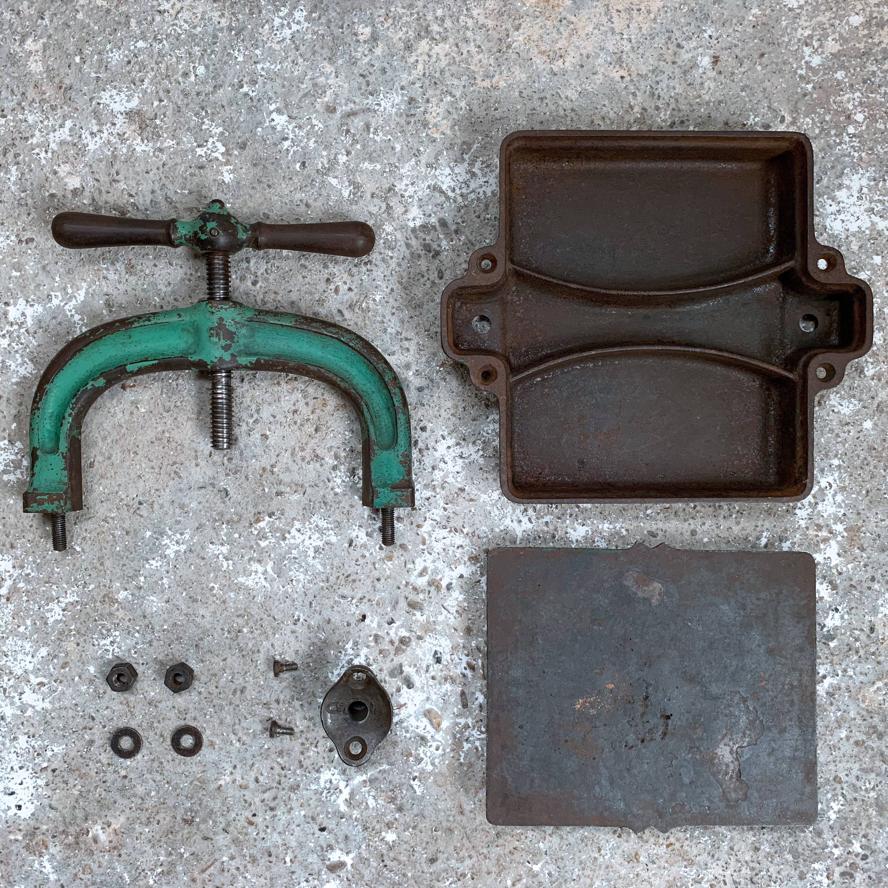 Cast-cast printing press to be linked