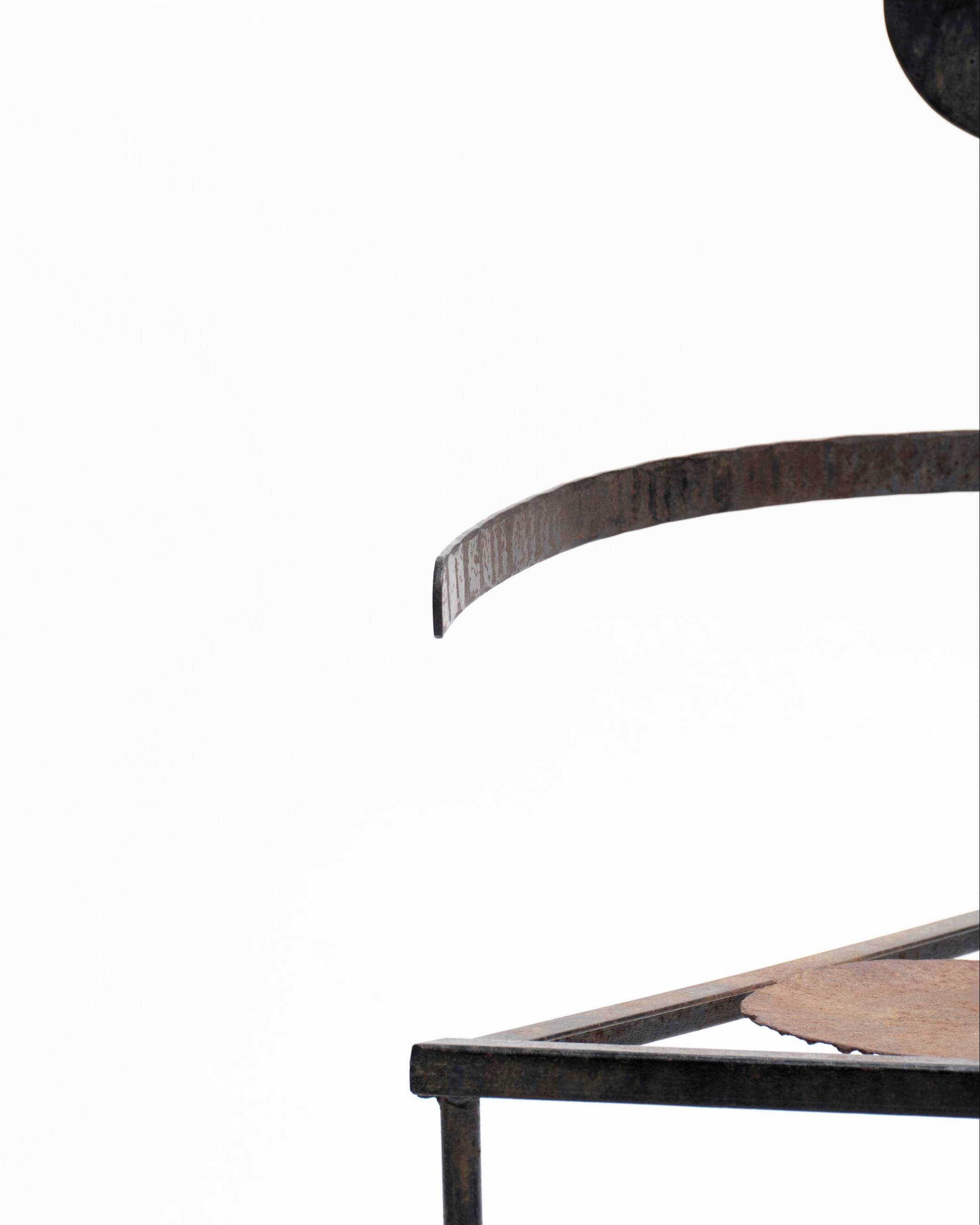 Chaise sculpturale en acier, 1980s