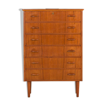 Commode en teck danois dans le style de Johannes Sorth, années 1960.