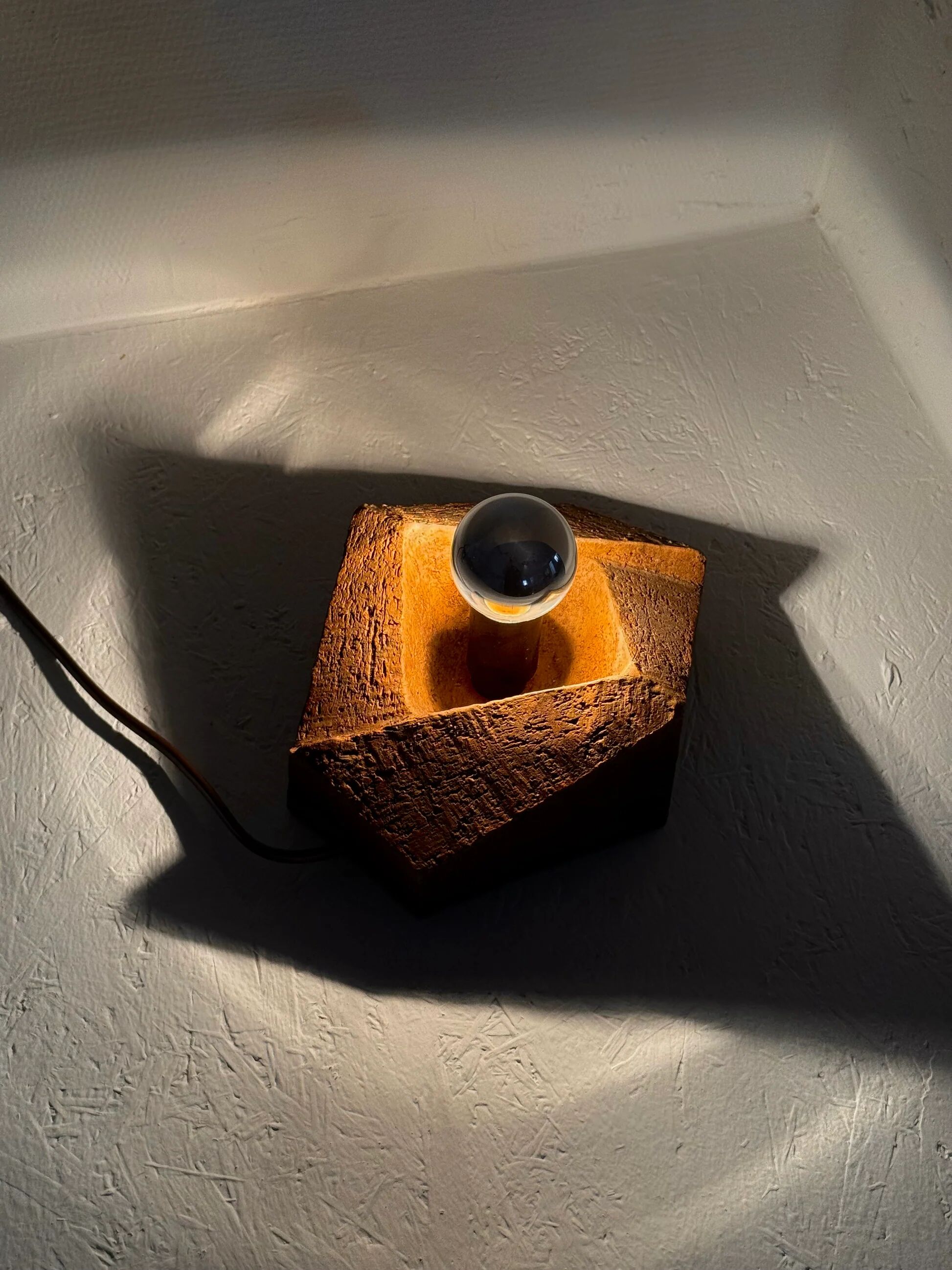 Lampe murale en céramique vintage brutaliste
