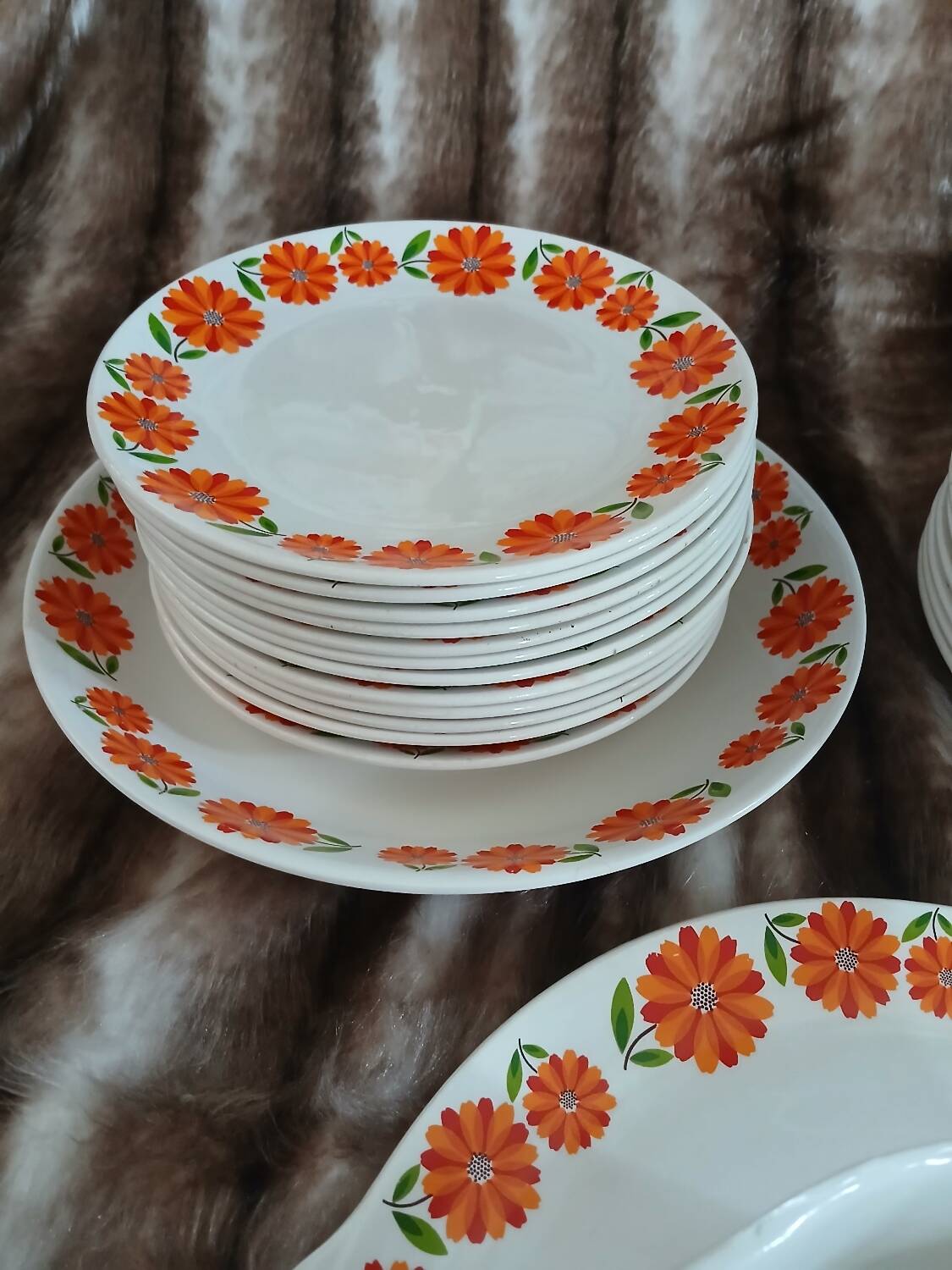 12 vintage dessert plates Moulin des Loups