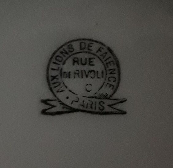 Fruit cup on pedestal - " Aux Lions de Faïence " rue de Rivoli - 80s