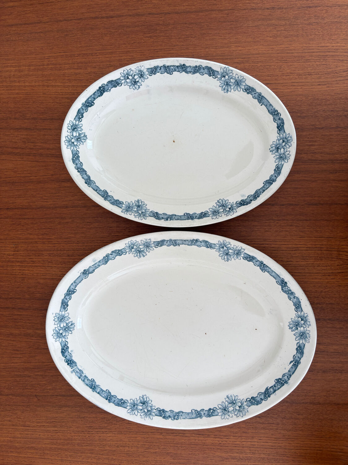 Set of 2 oval dishes, Longchamp ironstone, Denise model, blue flower.