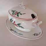 Covered sauce boat on Sarreguemines frame
