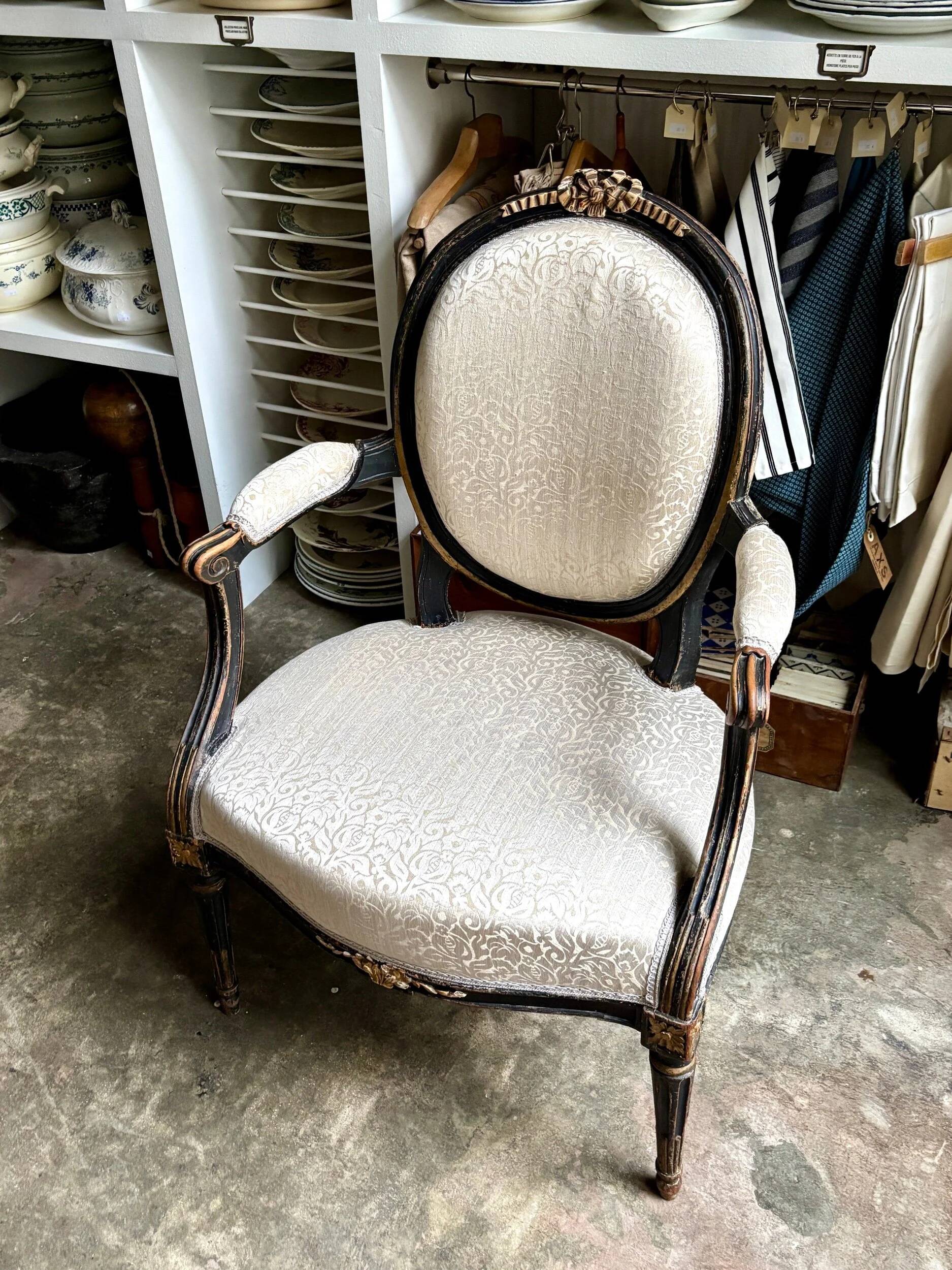 Cabriolet armchair with medallion back, Louis XVI period