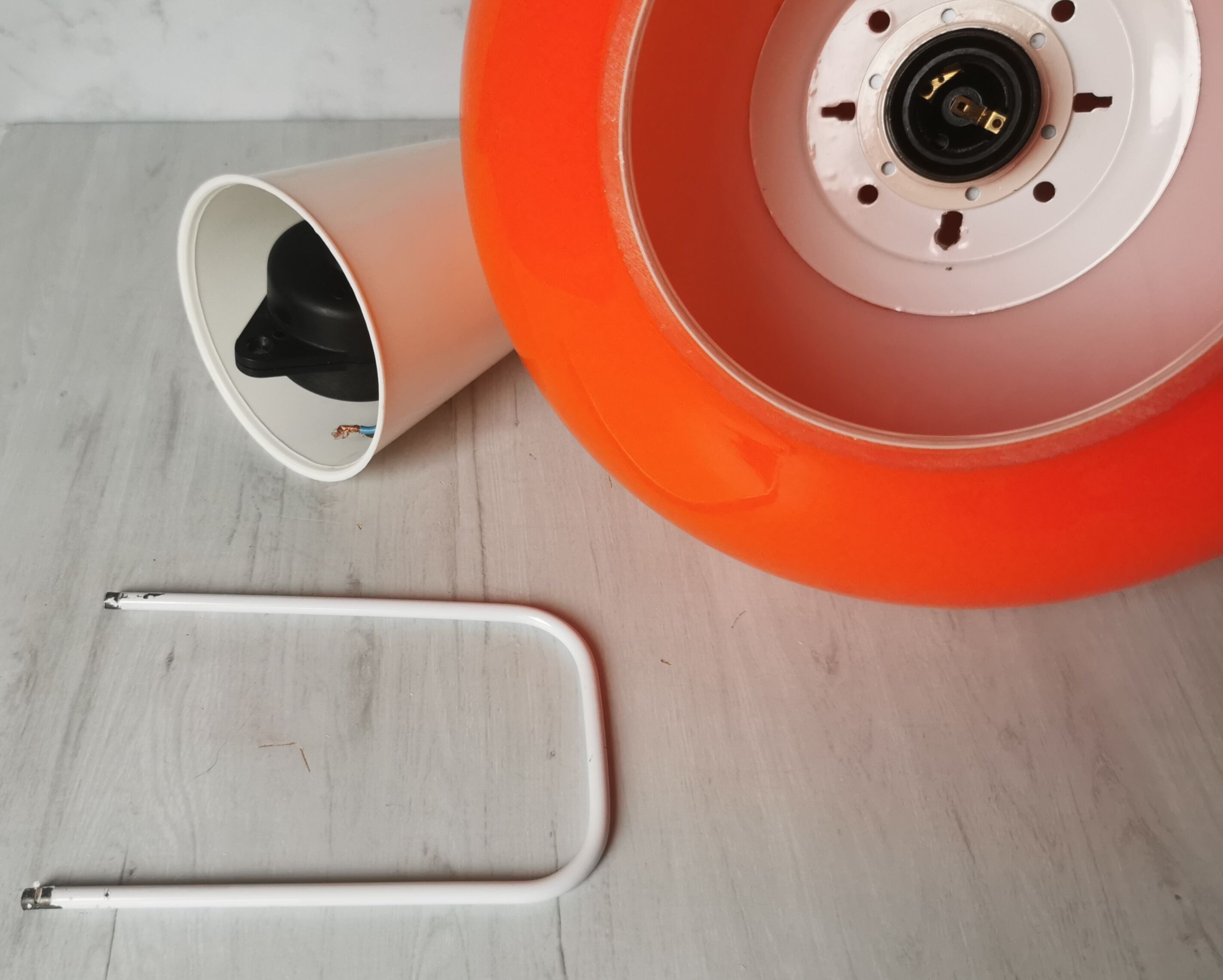 Vintage suspension 70 orange opaline