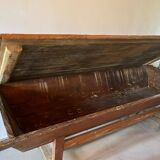 Kneading table