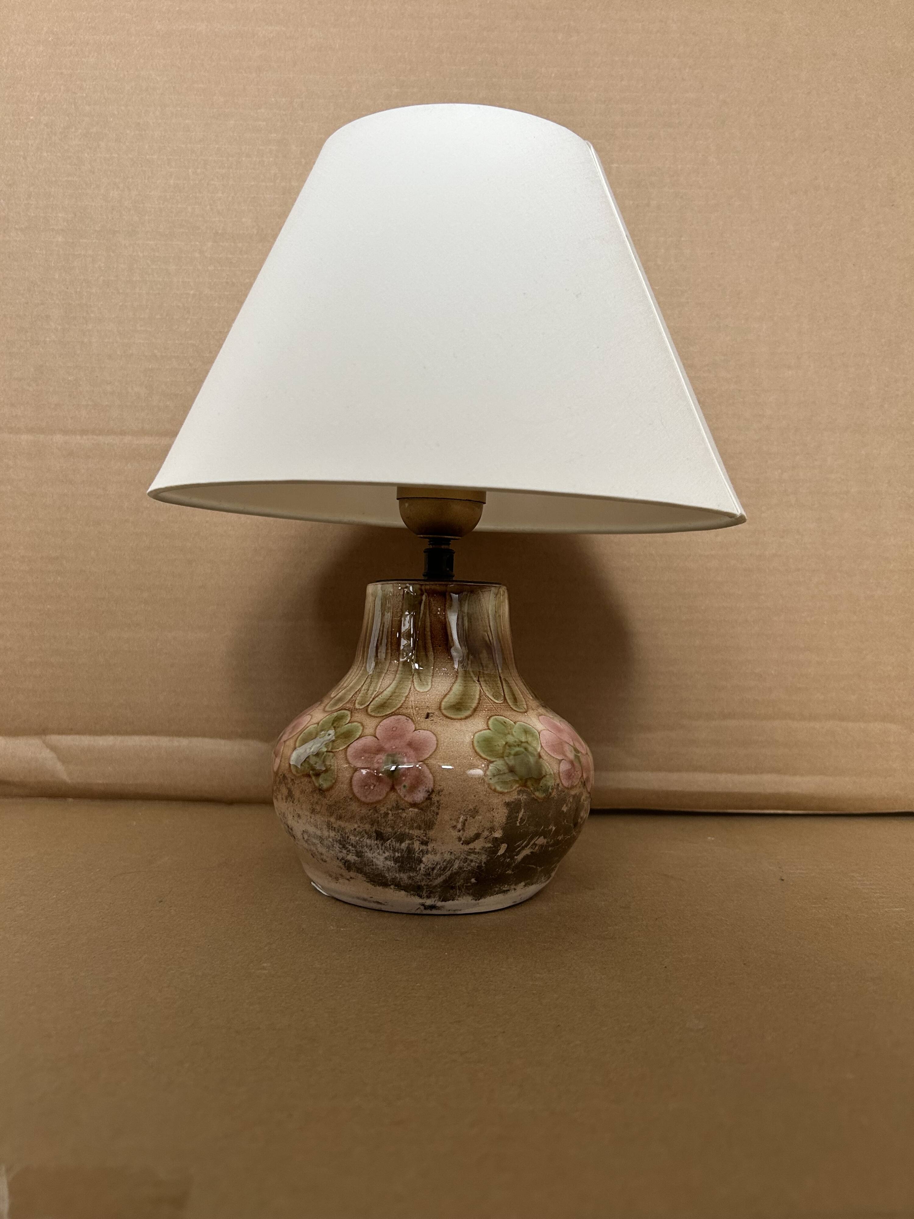 Lampe en céramique ancienne signée