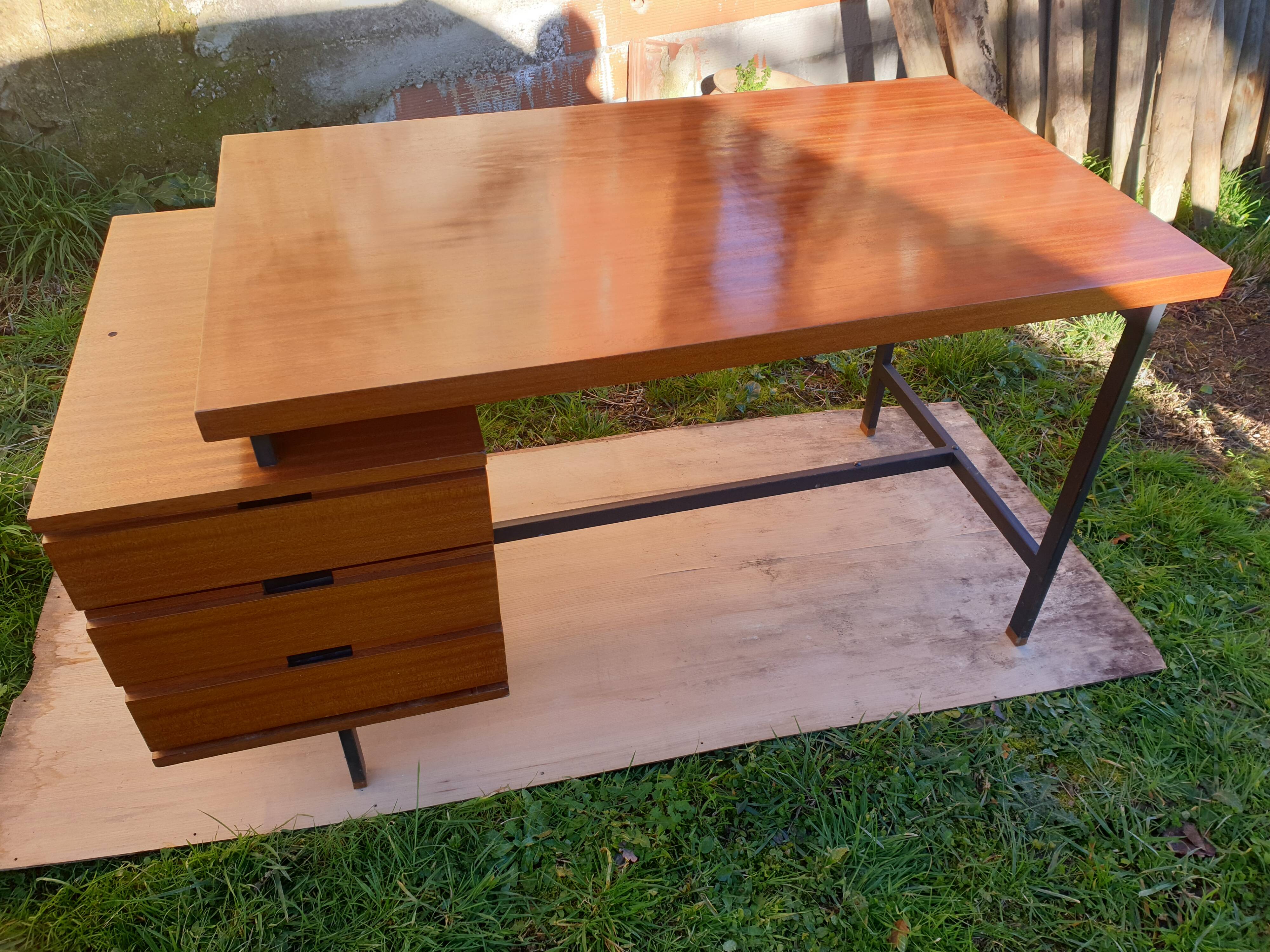 Pierre Guariche Office