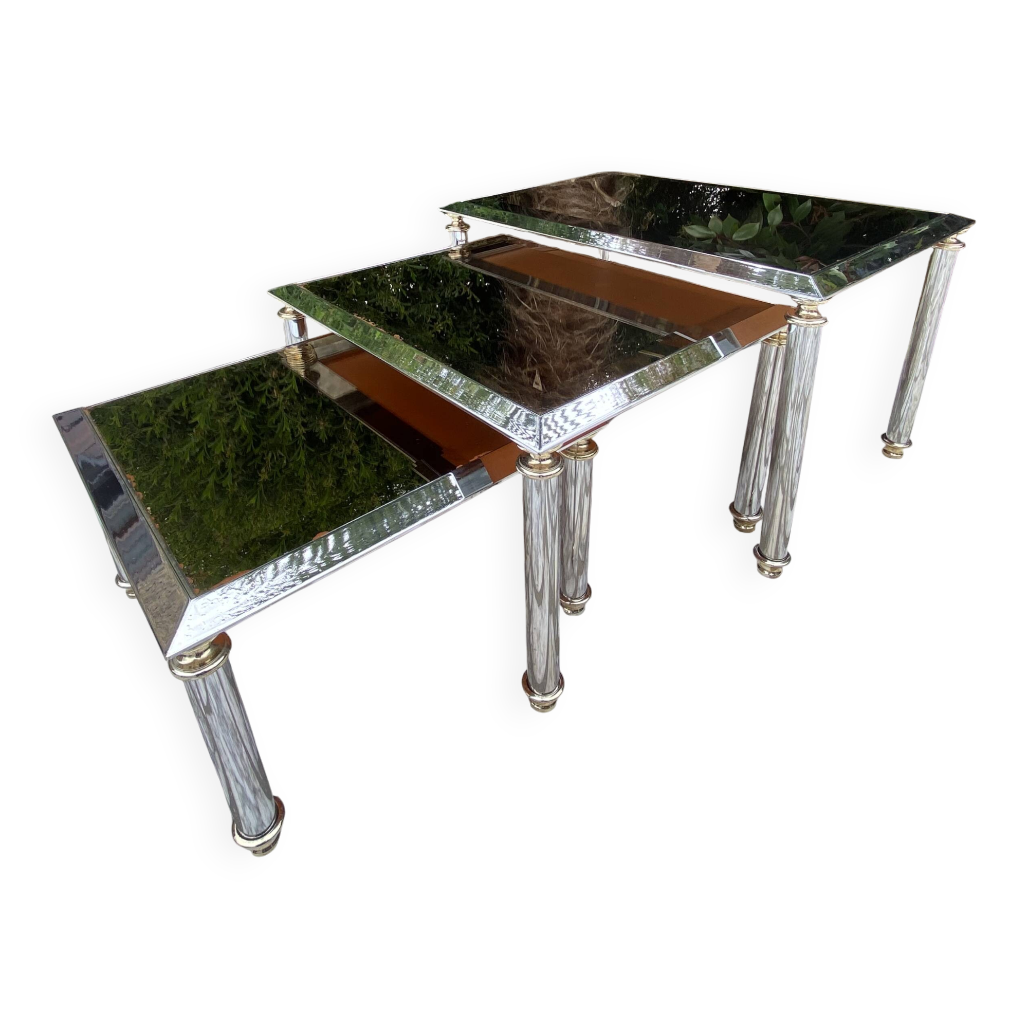 Tables gigognes