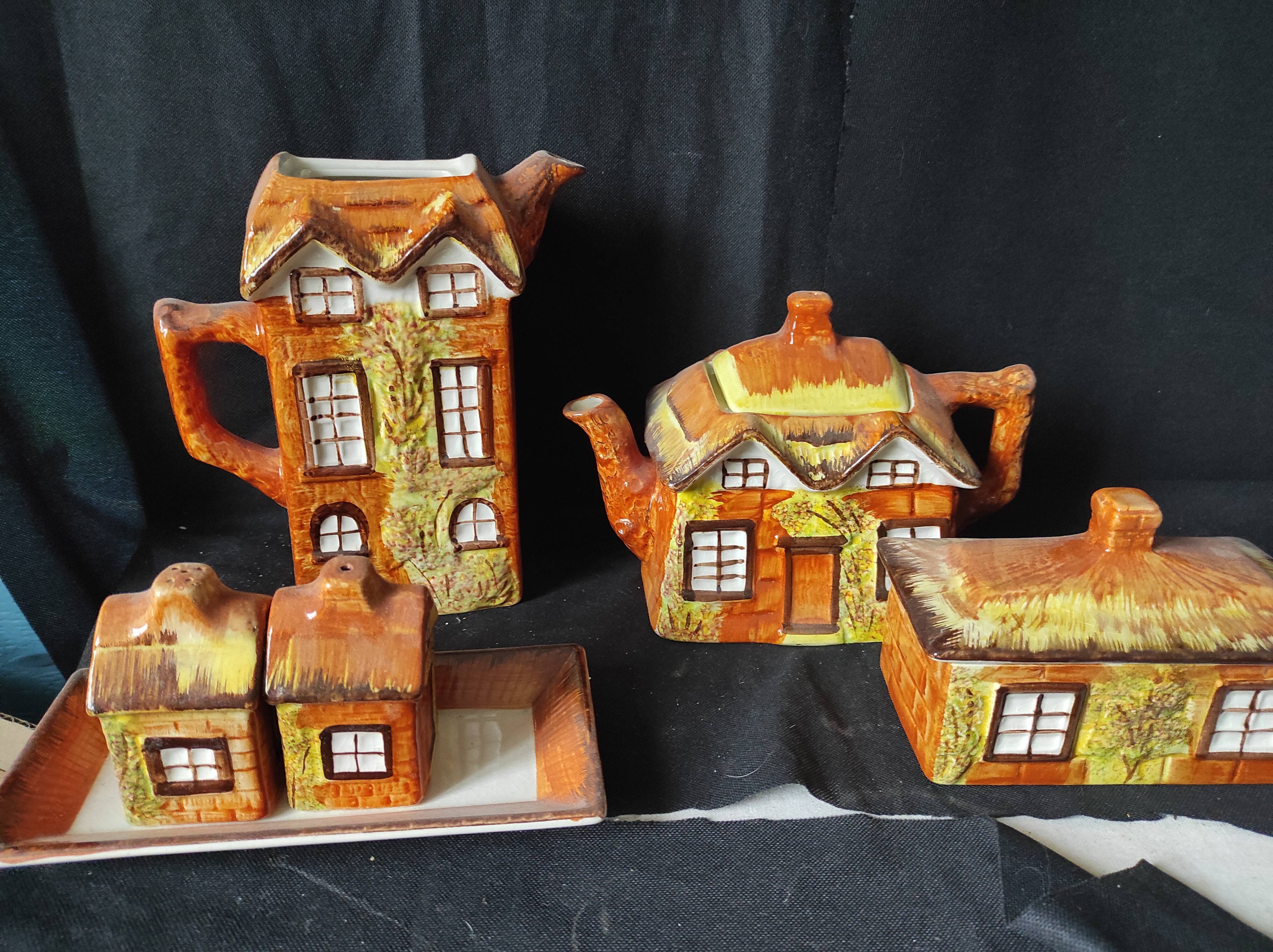 Services 6 pieces /tea /coffee maker /salt /pepper