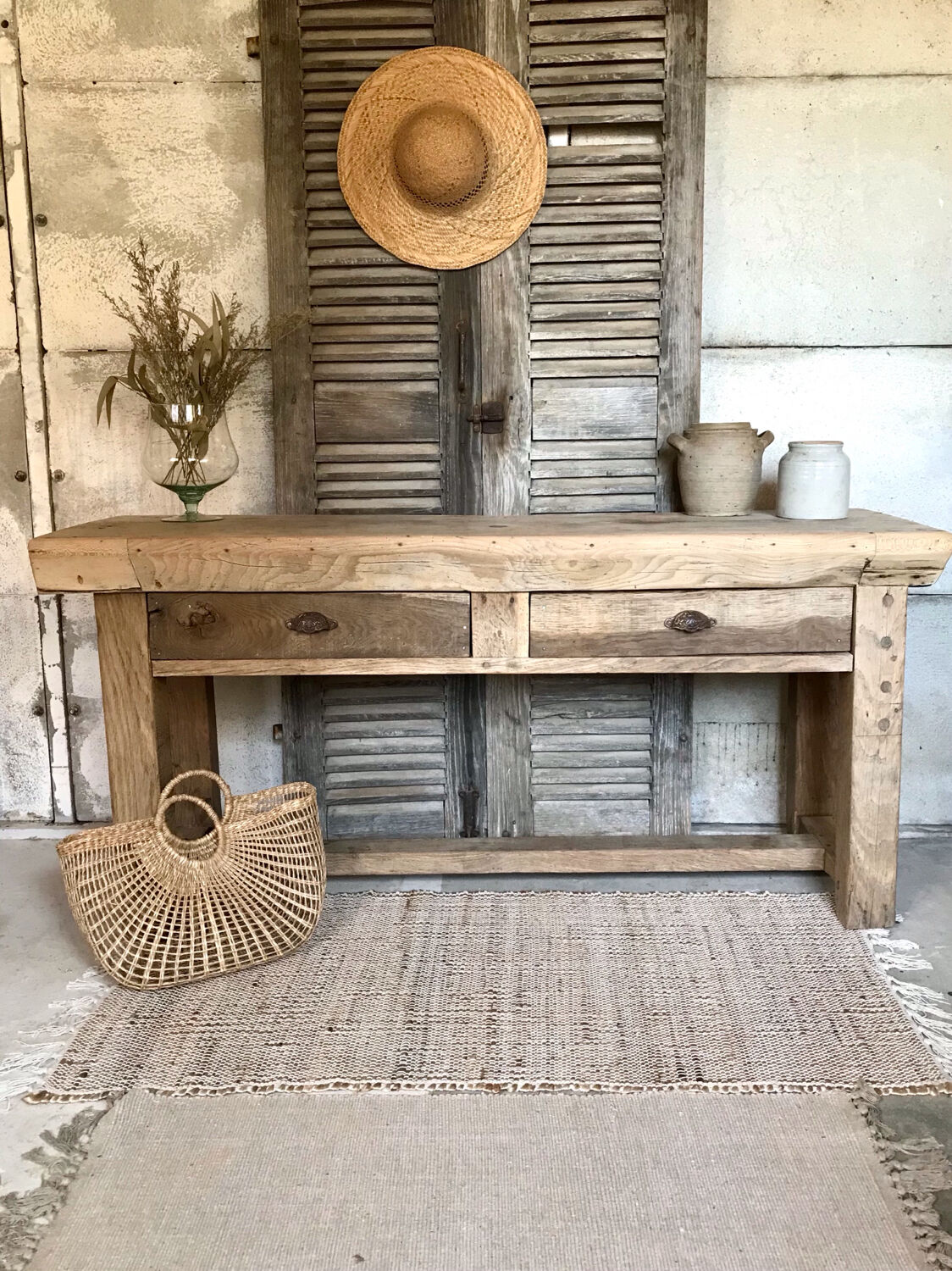 Workbench with drawers