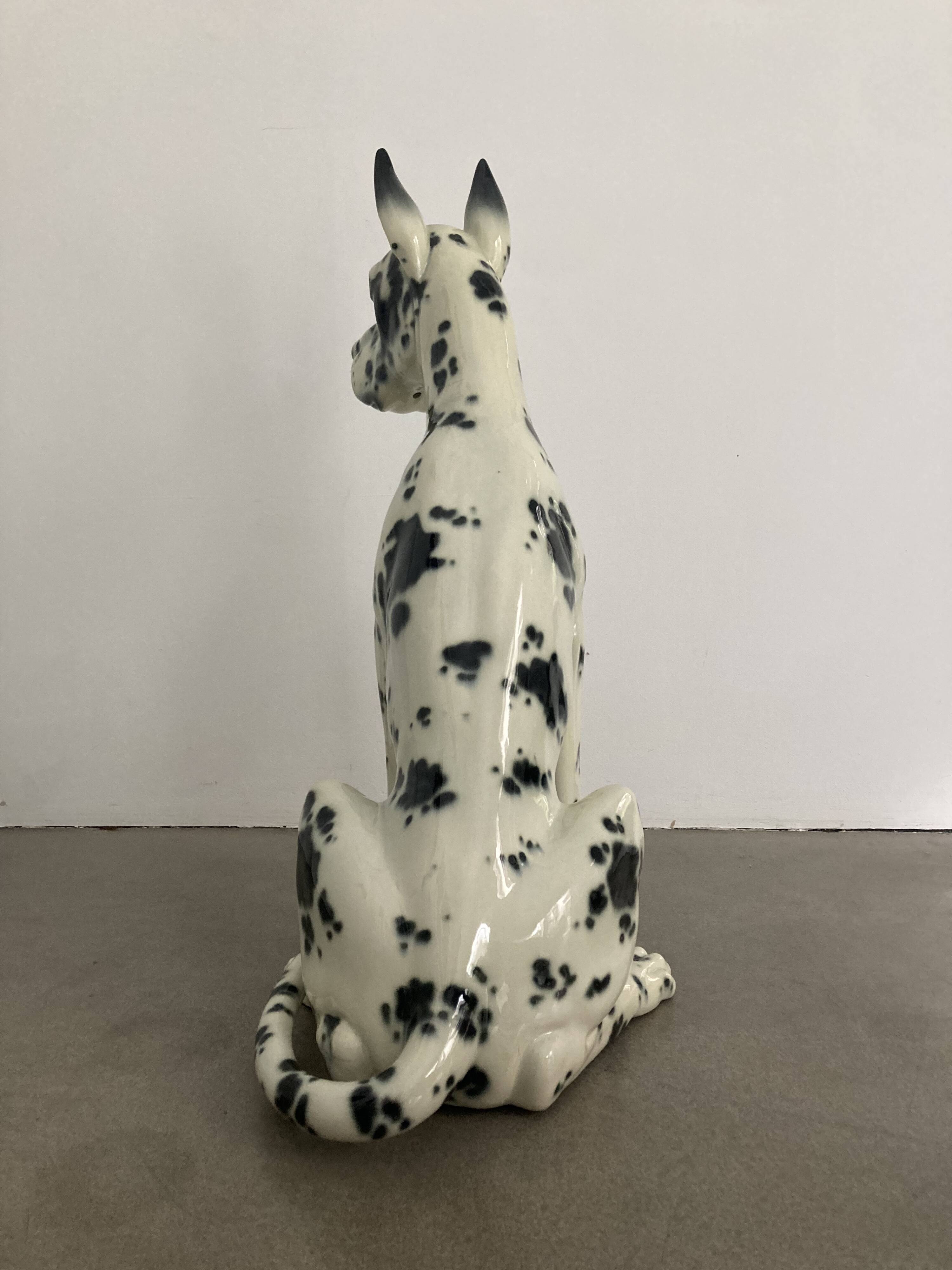 sculpture en céramique d'un chien dogue allemand arlequin, années 1980