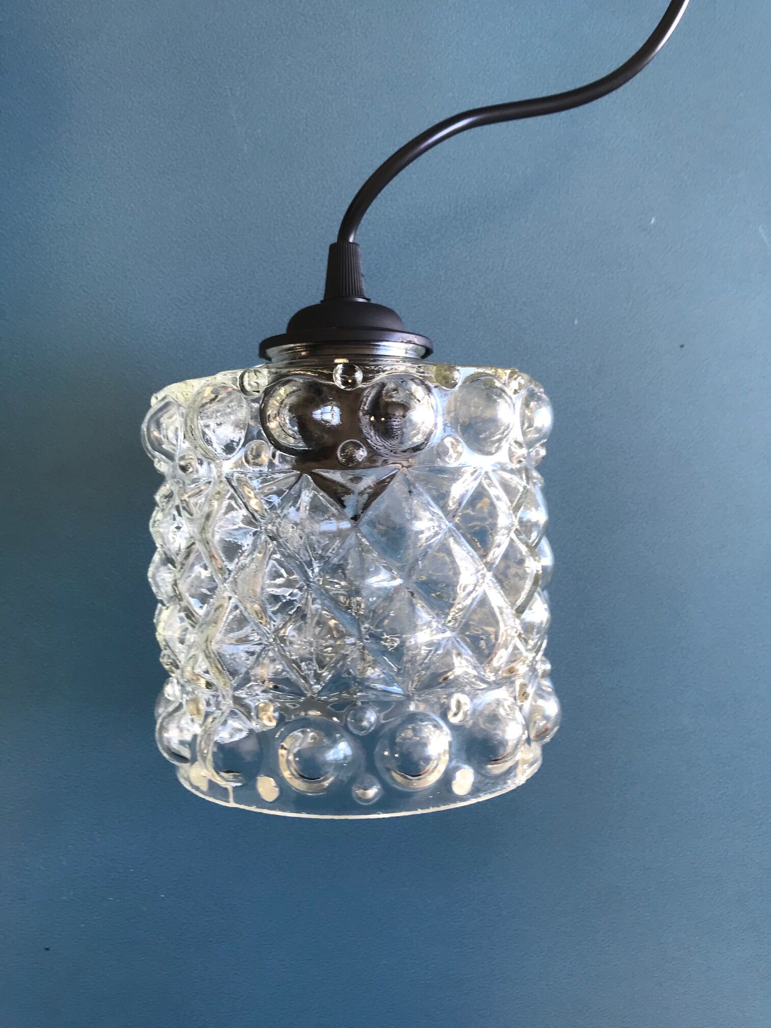 Molded glass suspension