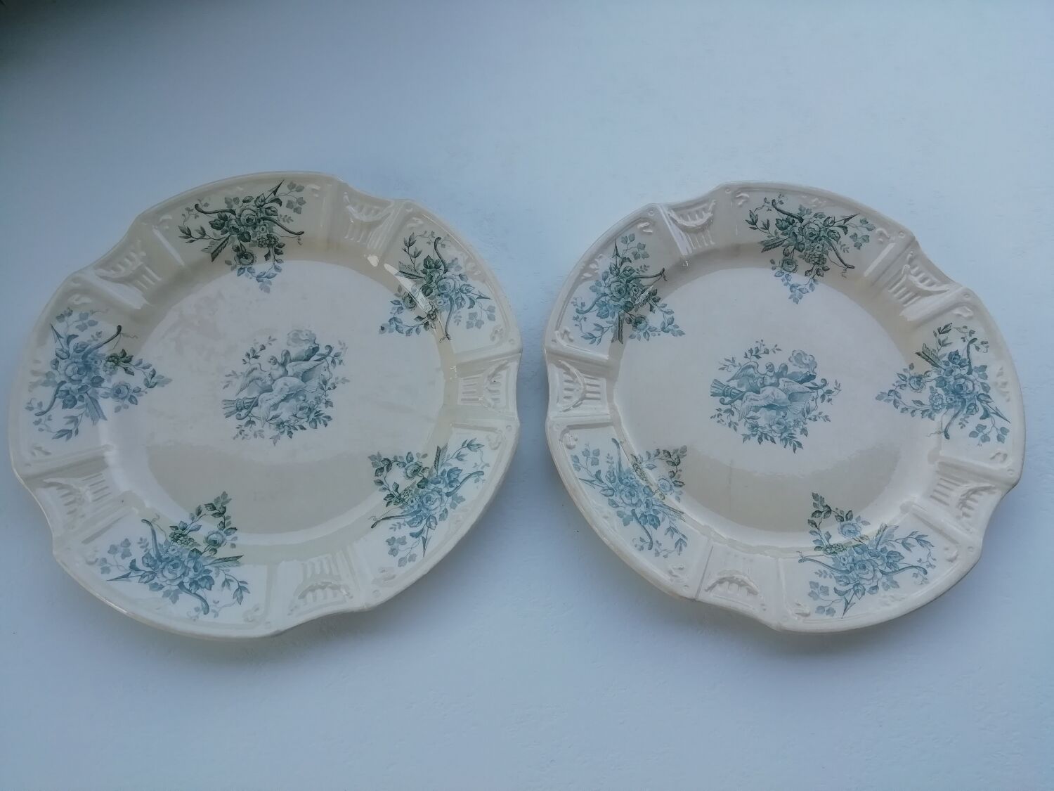 Pair of Gien iron earth plates