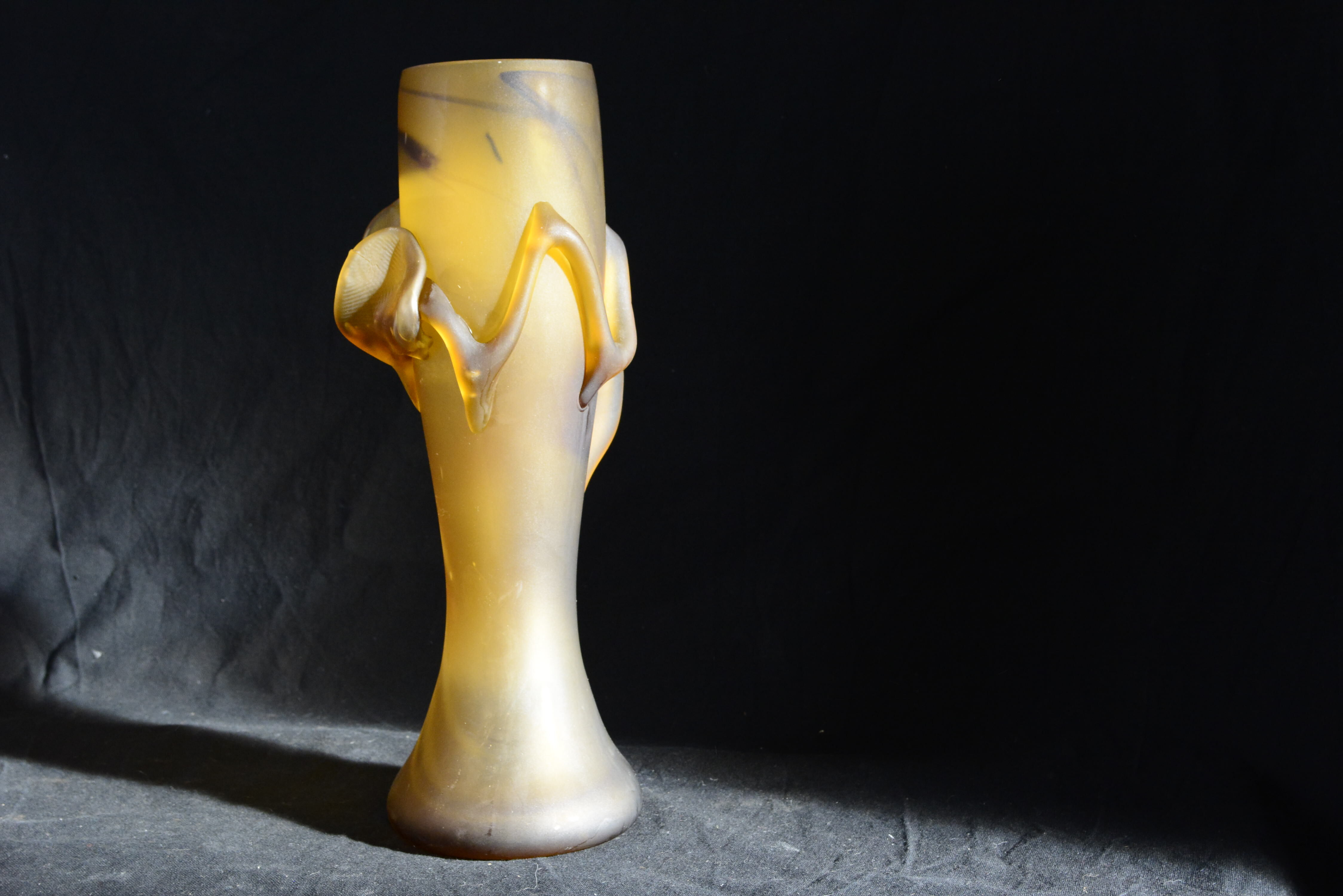 Vase in glass paste art nouveau.