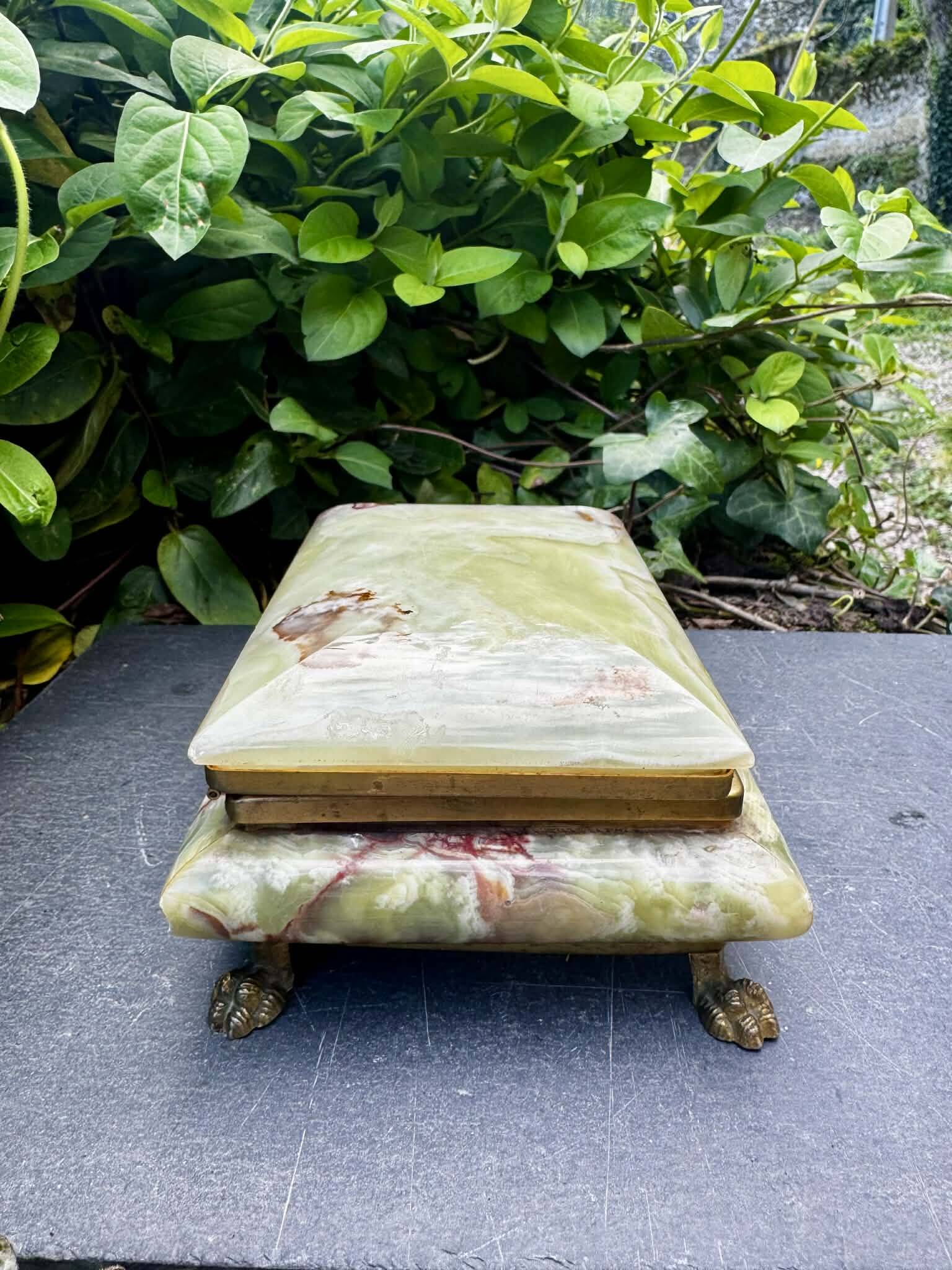 Ashtray, onyx box from the 1960s, vintage Italy.