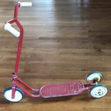 Vintage 3-wheel scooter