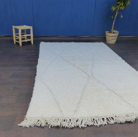 Carpet beni ouarain white large diamonds  145 X 255 cm