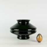 Vase en verre noir