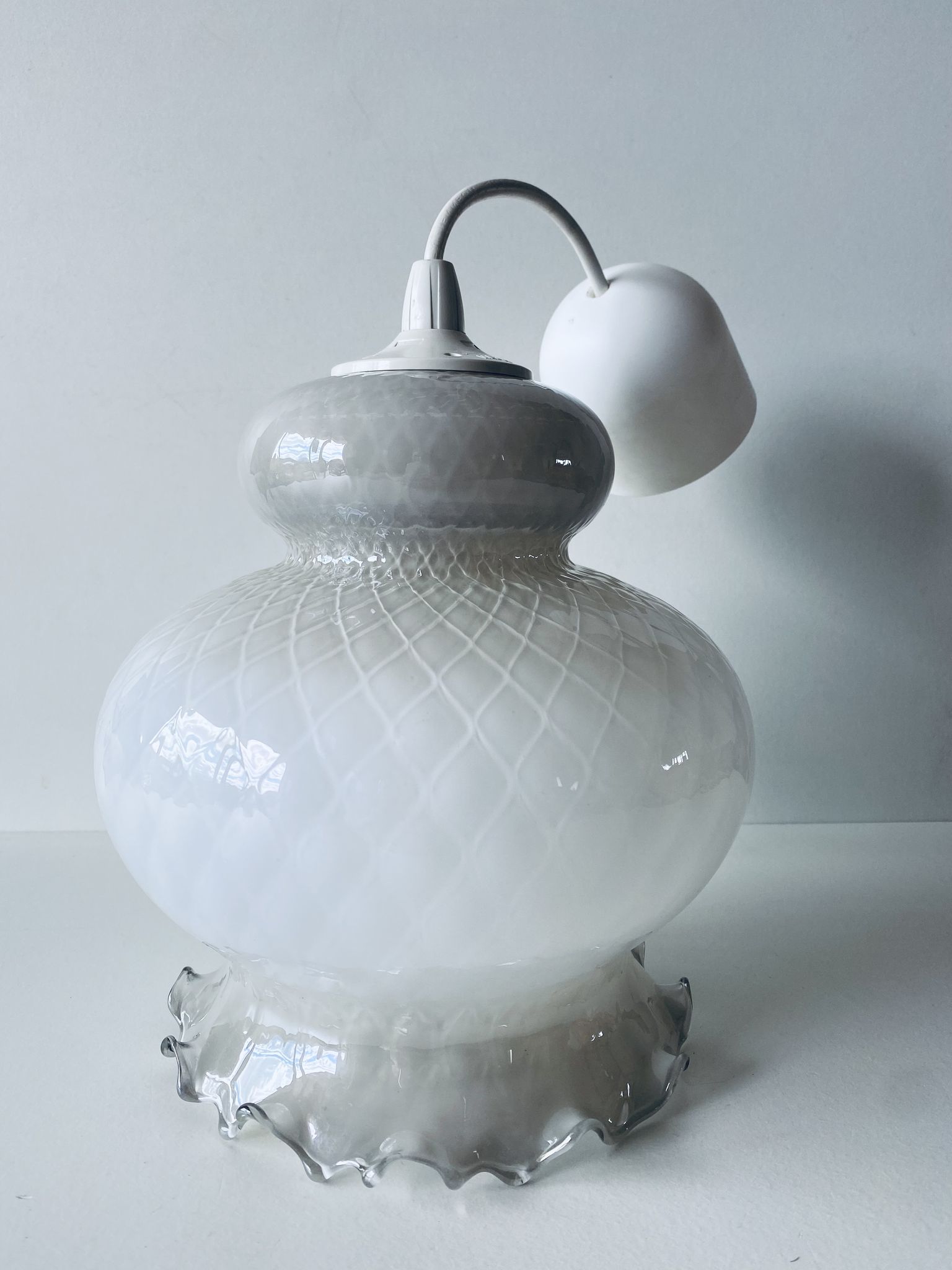 Glass hanging lamp