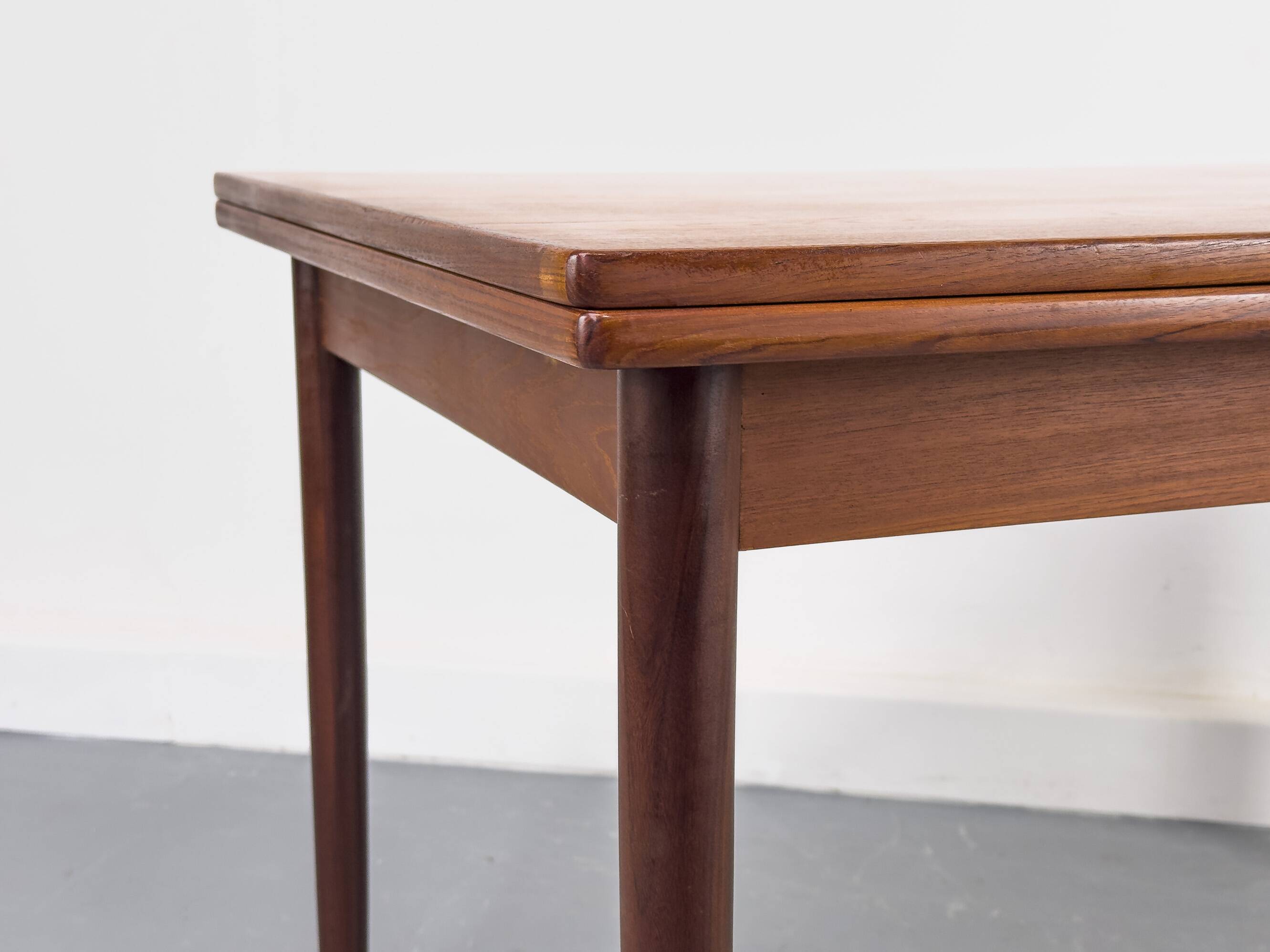 Table danoise extensible en teck, 1960