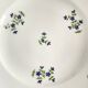 Assiette en porcelaine du Duc d’Angoulême | Motif floral Barbeaux (Bleuets)