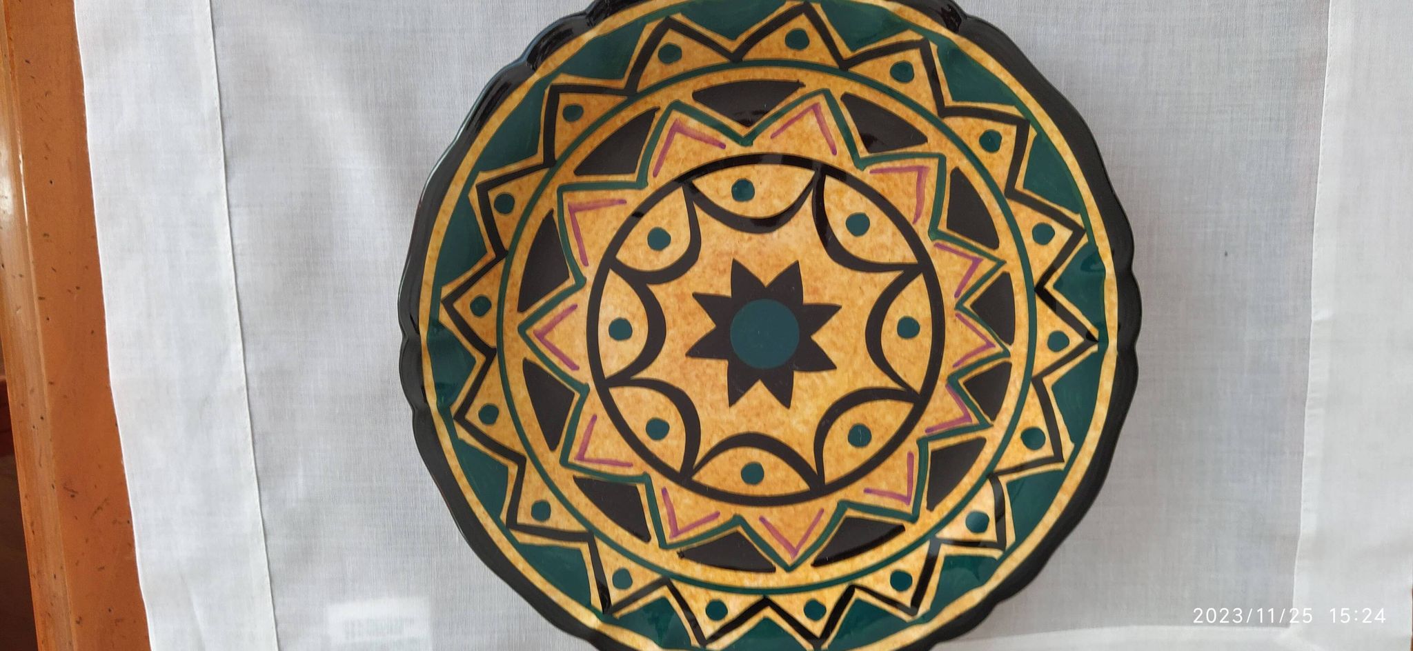 Assiette en faïence de St Jean de Bretagne