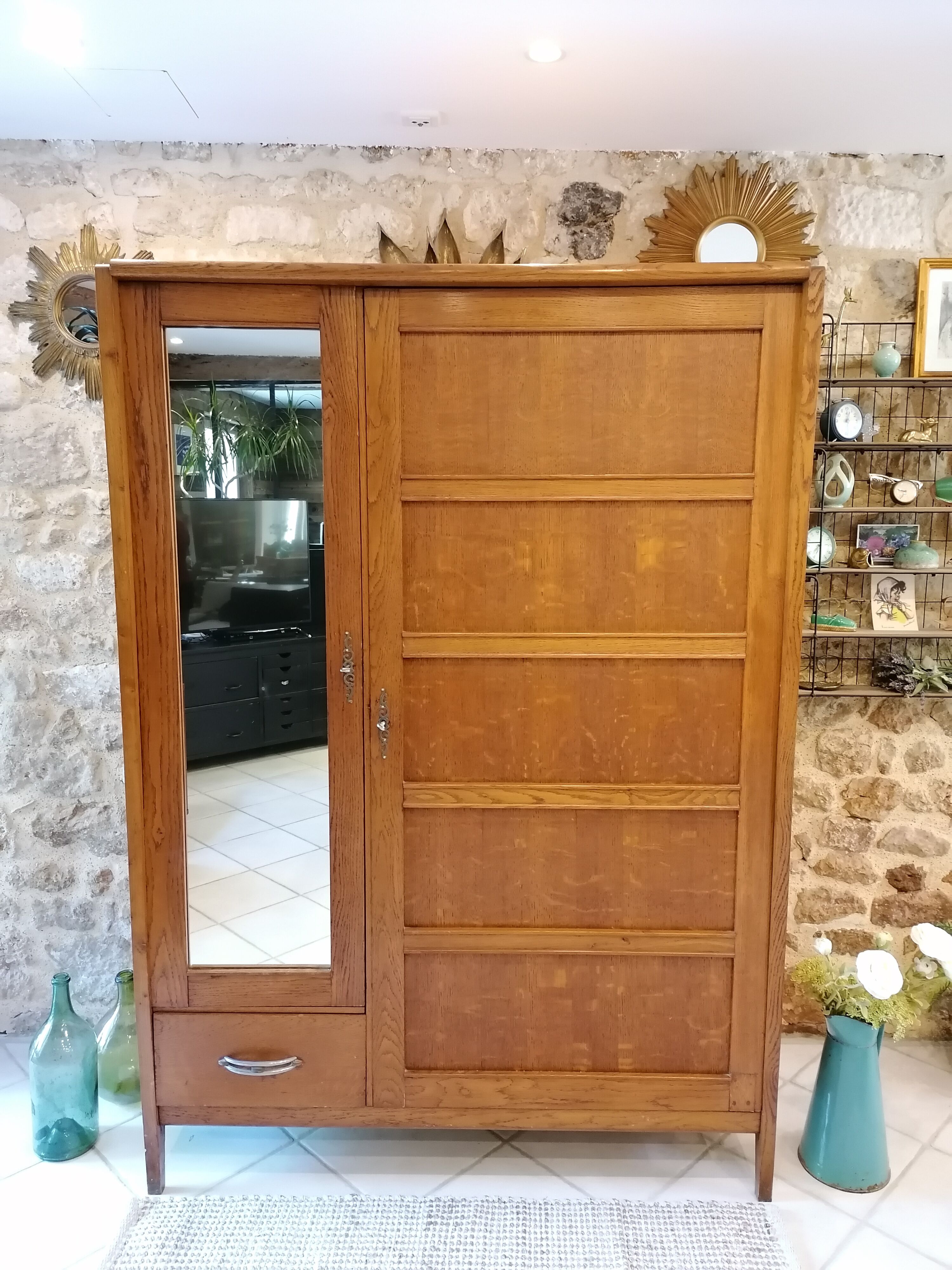 Armoire vintage
