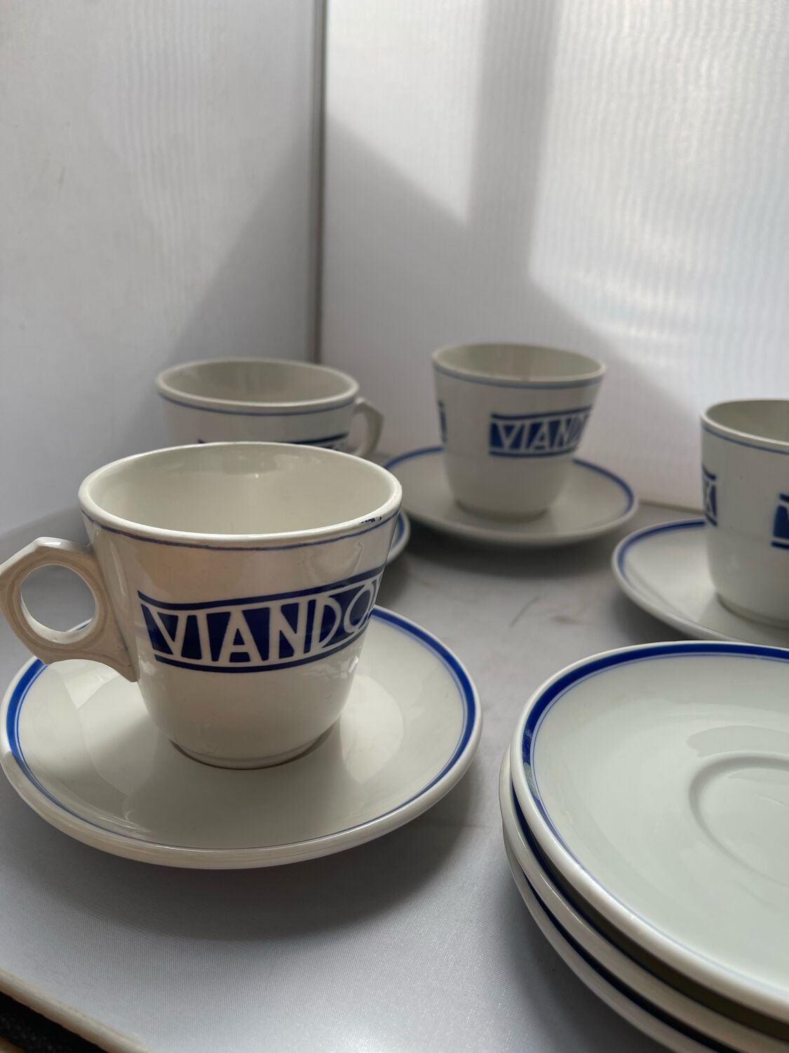 French bistro cups viandox