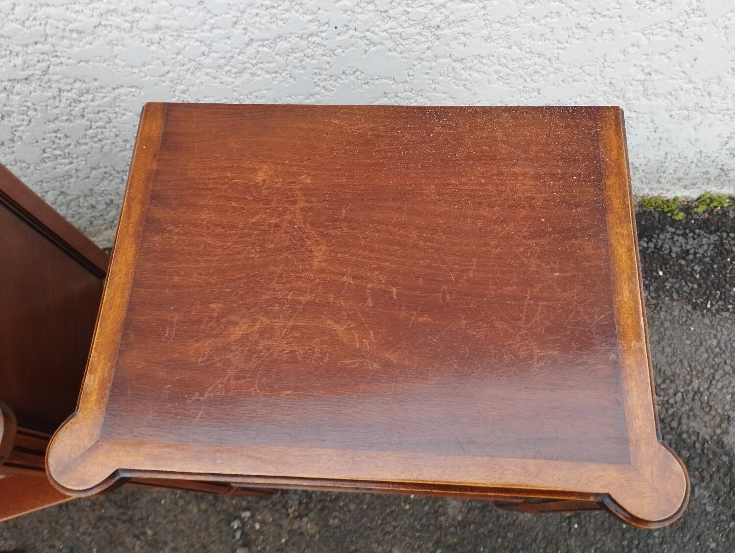 Pair of bedside drawer fluted feet