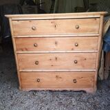 4-drawer pine chest of drawers