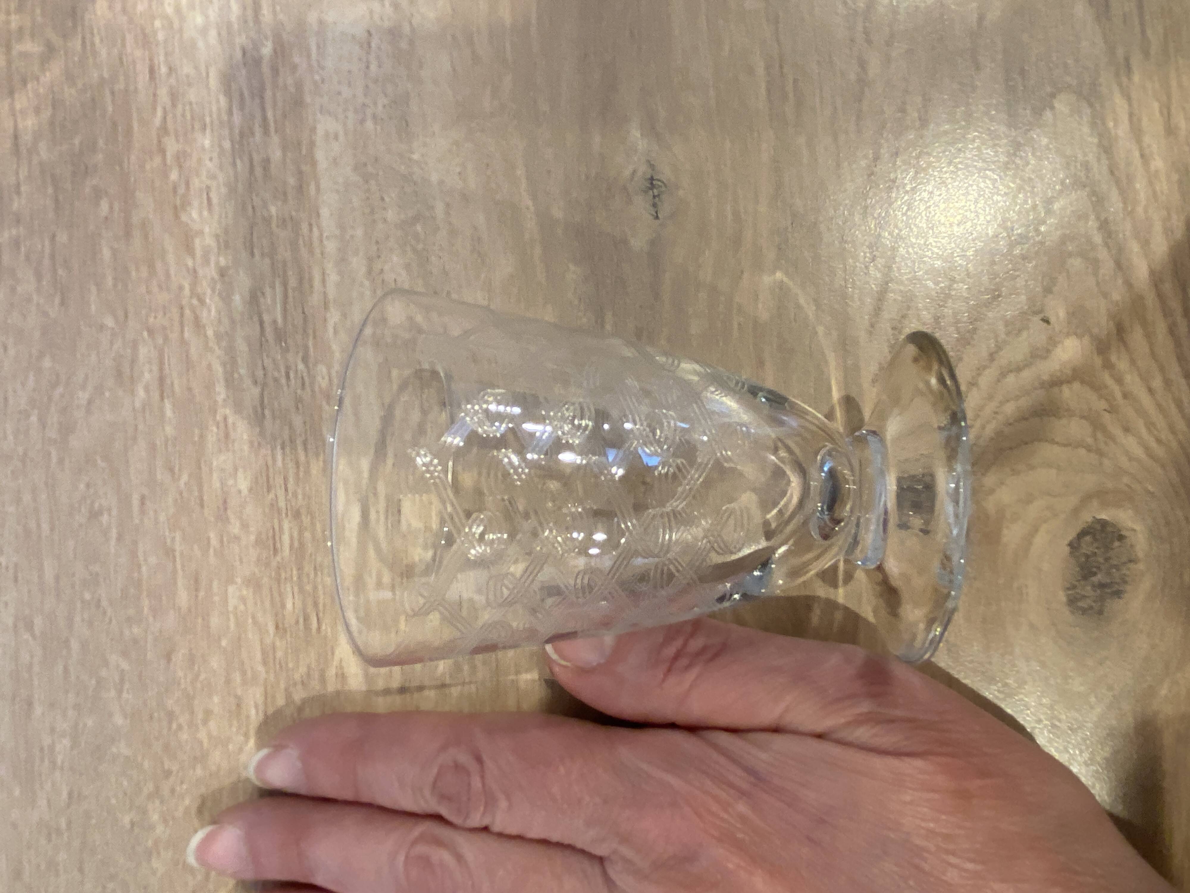 Set de 2 verres à vin en verre gravé