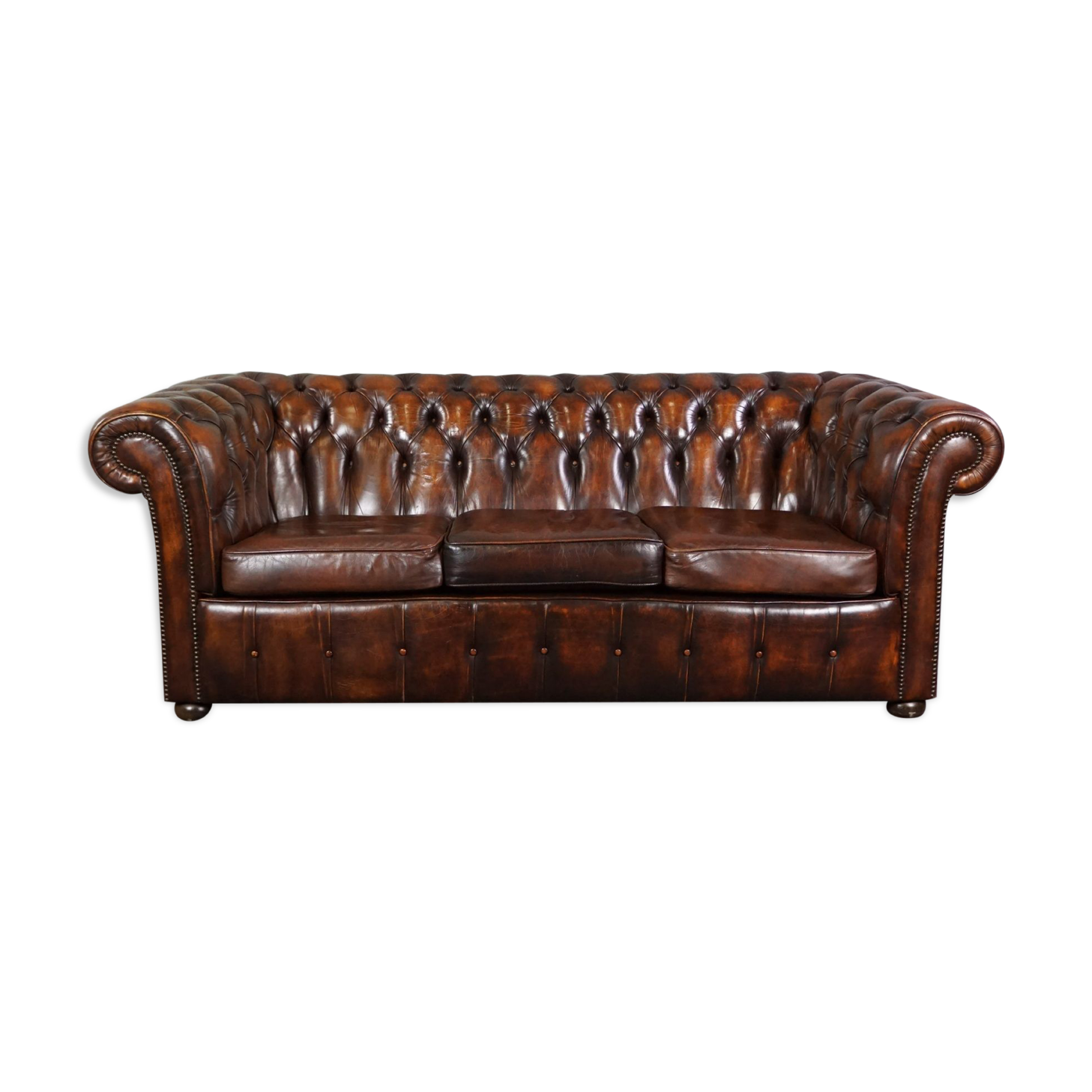 Chesterfield sofa in old cowhide 2.5 seats