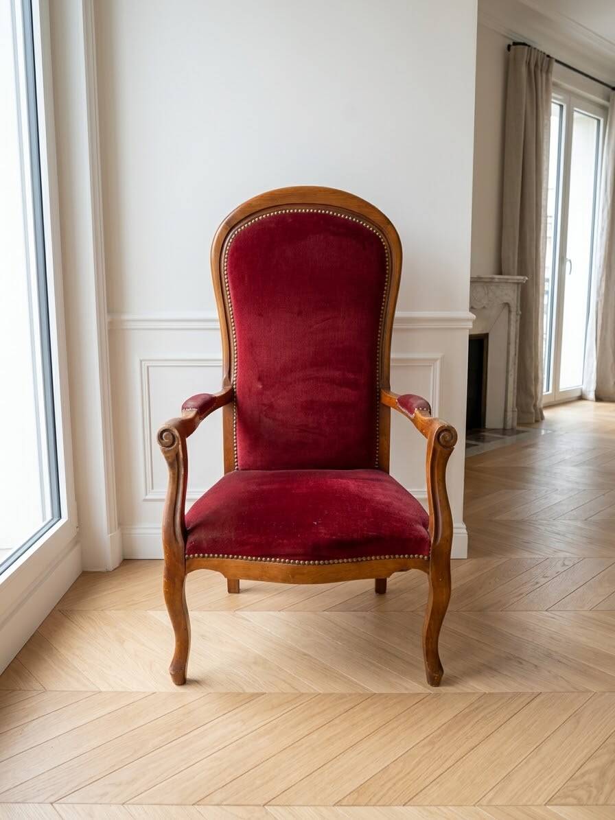 Louis XV armchair in wood and red velvet