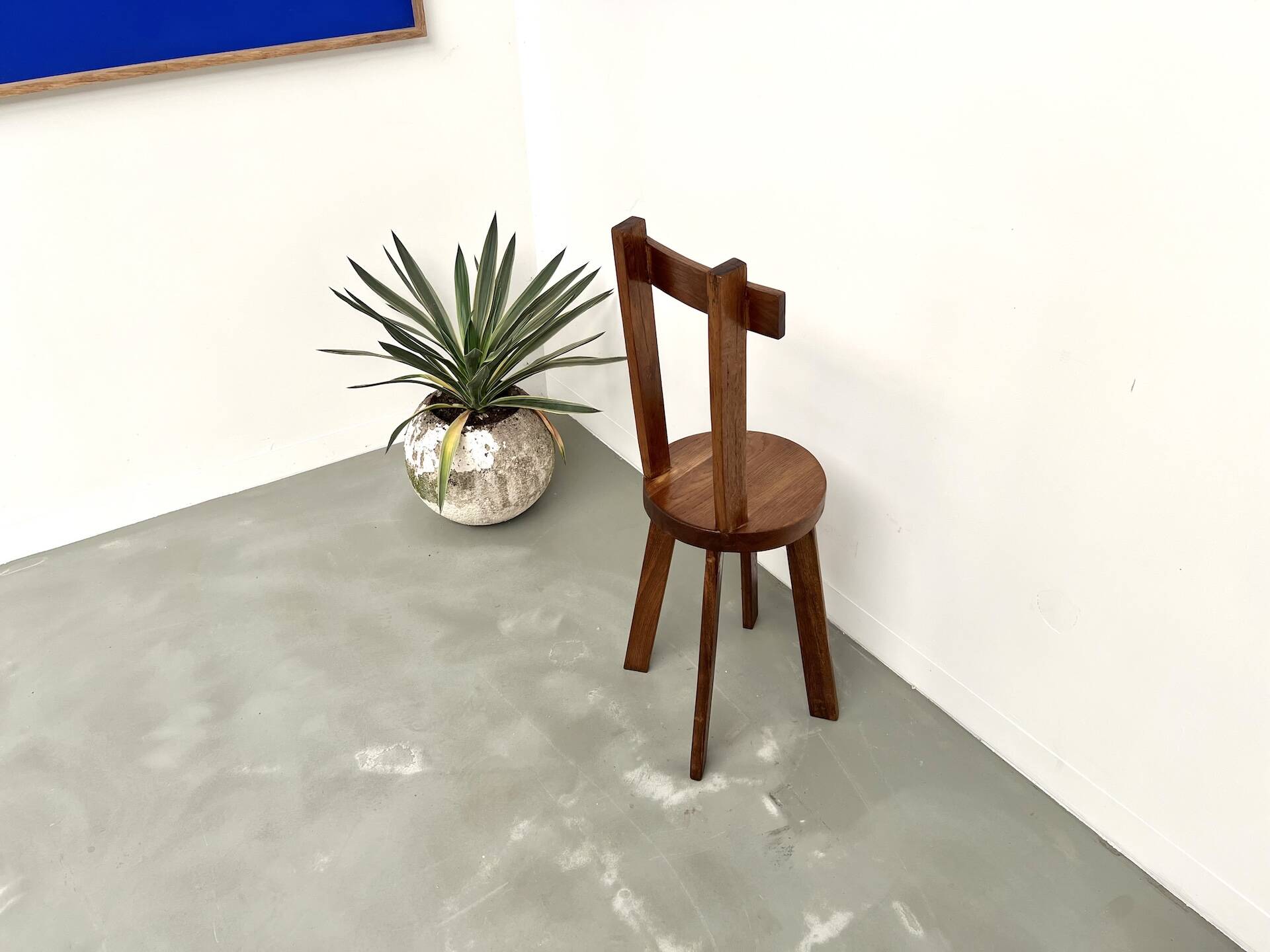 Brutalist chair in solid oak, 1900
